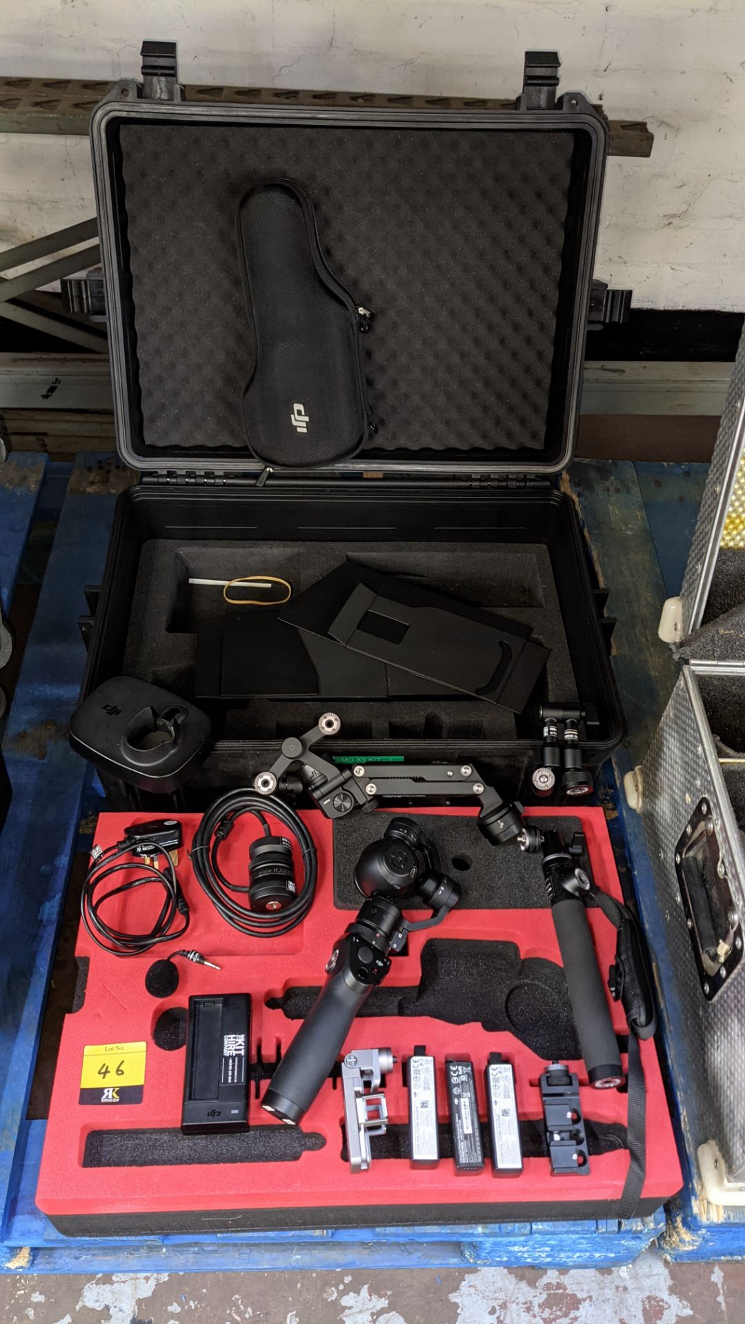 DJI Osmo X3 kit comprising hand-held gimbal plus wide variety of ancillaries for use with same, as d - Image 2 of 20