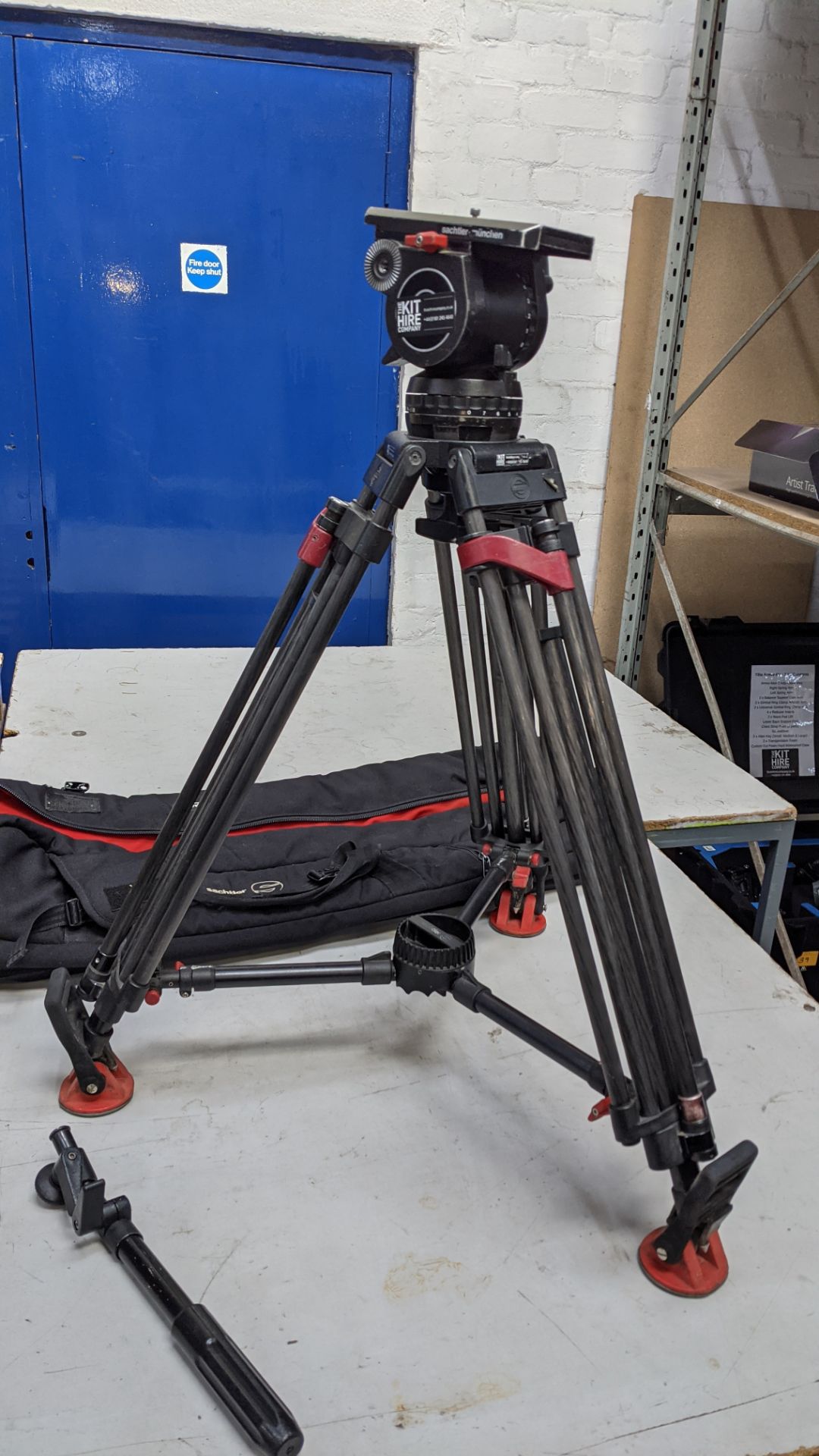 Sachtler Video 18P with Carbon Fibre multi-adjustable tripod including carry case & handle - Image 4 of 12