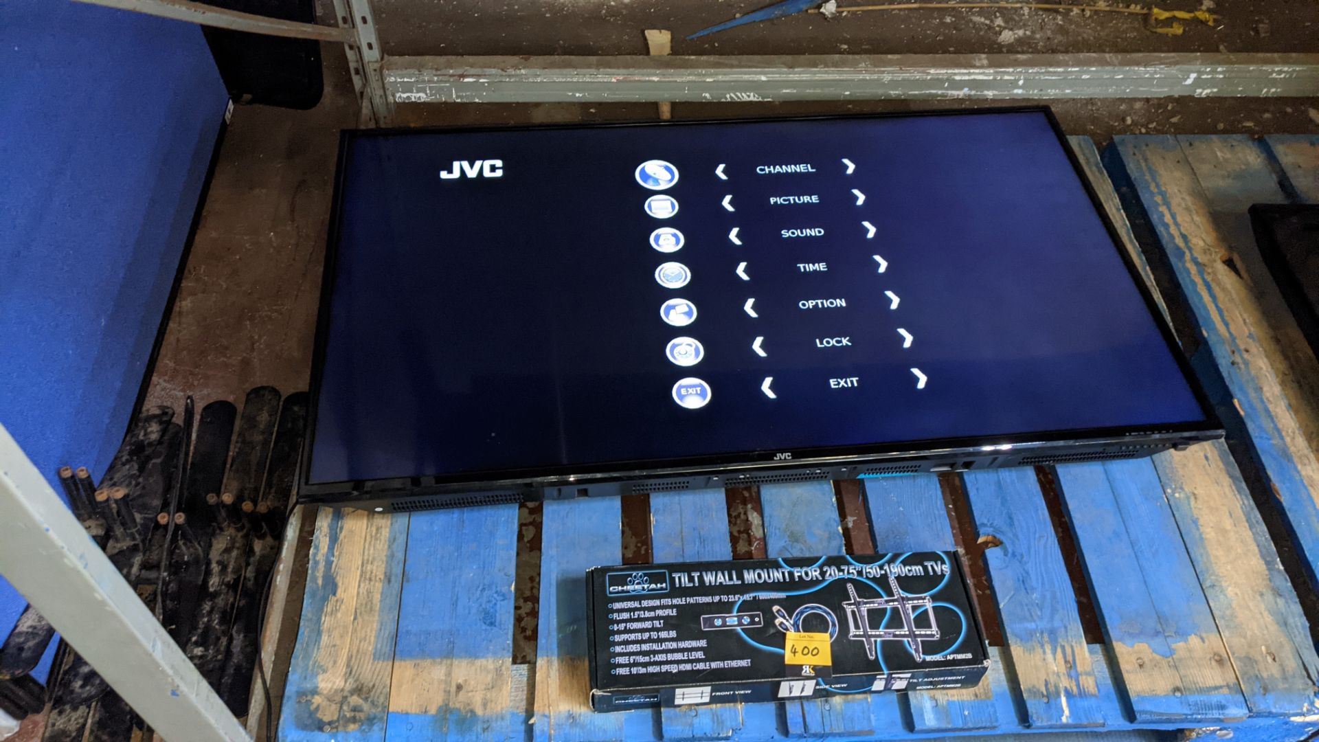 JVC 50" TV including wall-mount, model LT-50C550 - with Remote - Image 8 of 9