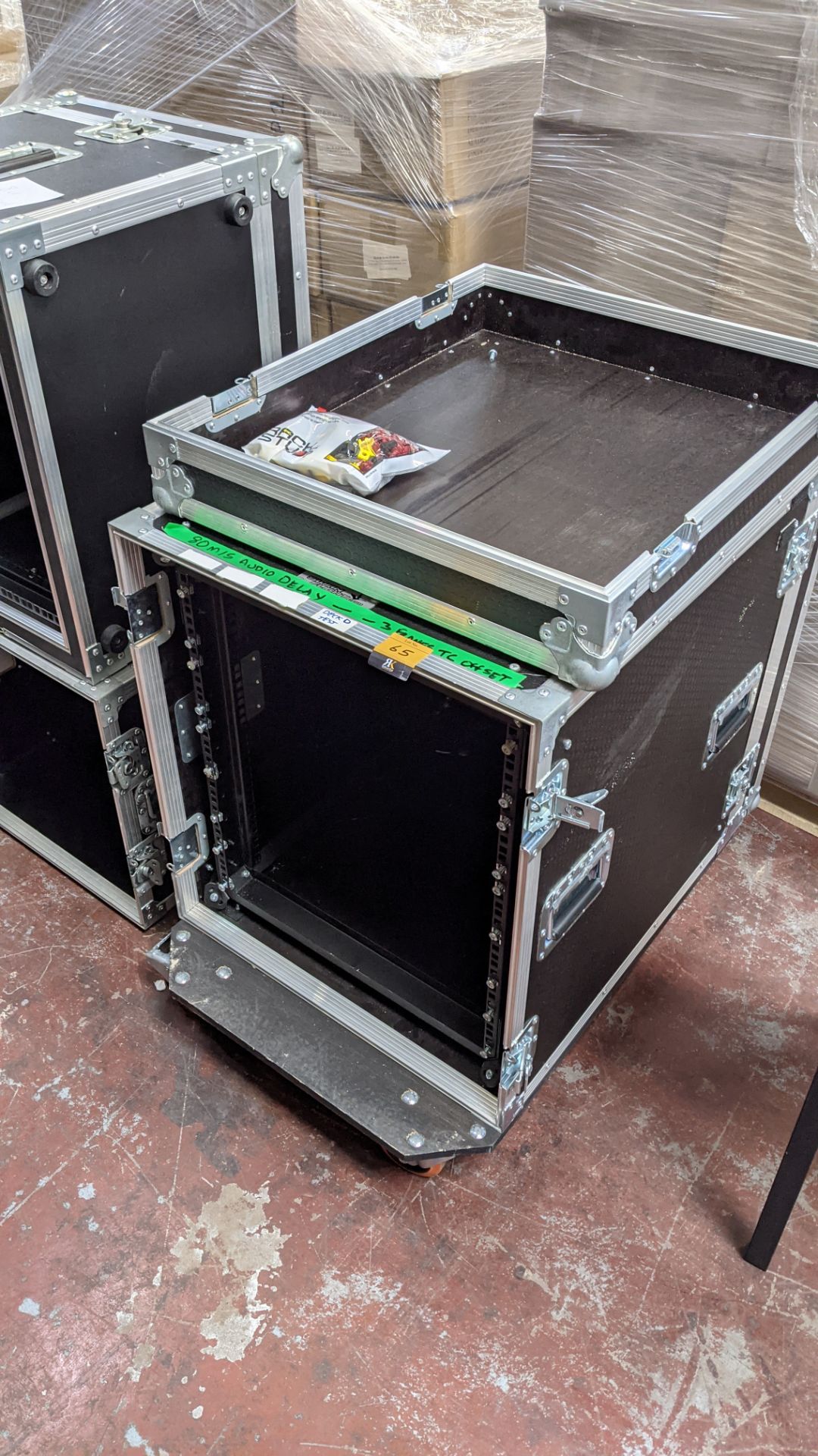 Suspended 12U 19" mobile rack/case - Image 2 of 10