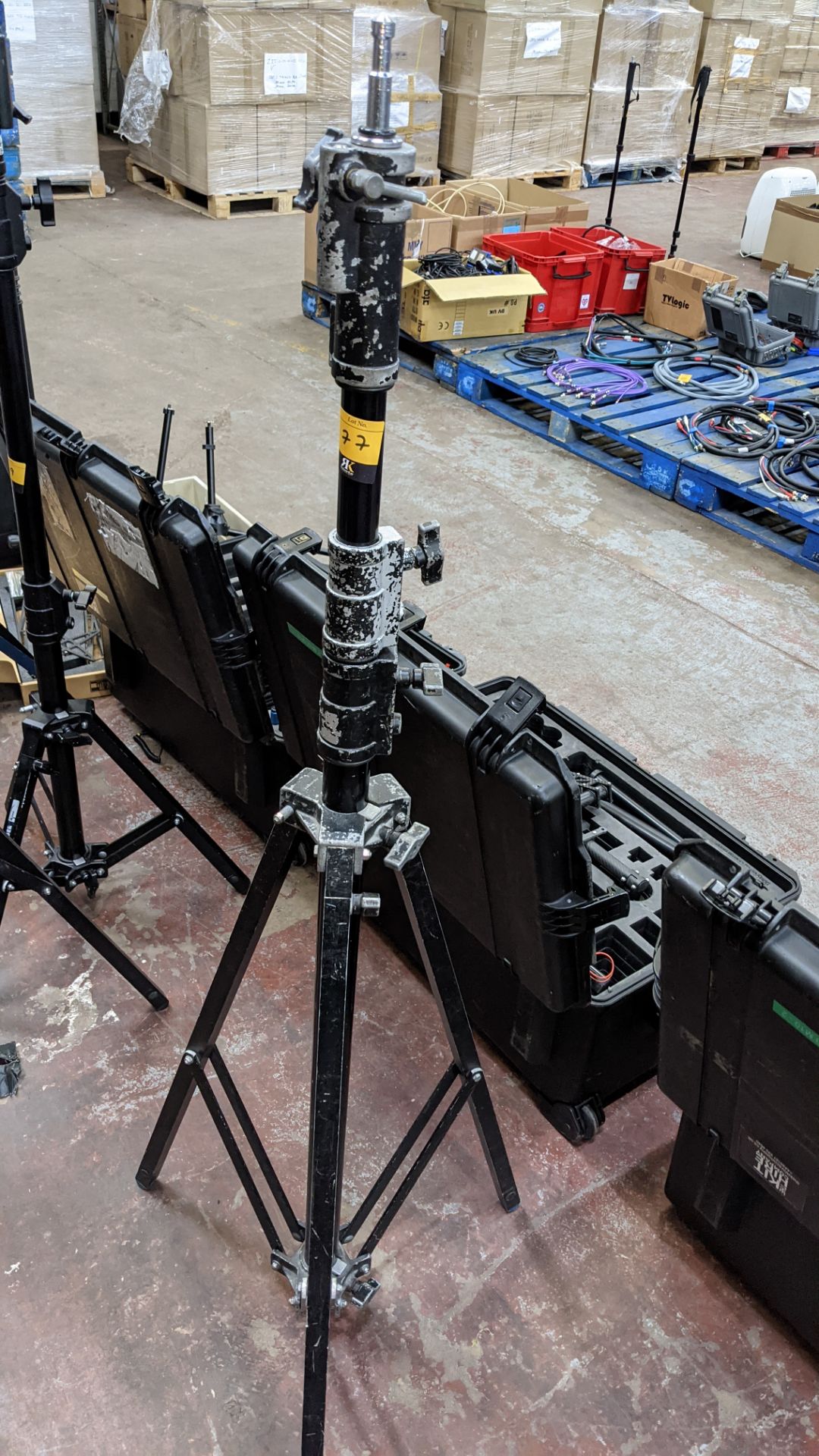 Avenger Lighting Stand - Image 6 of 6