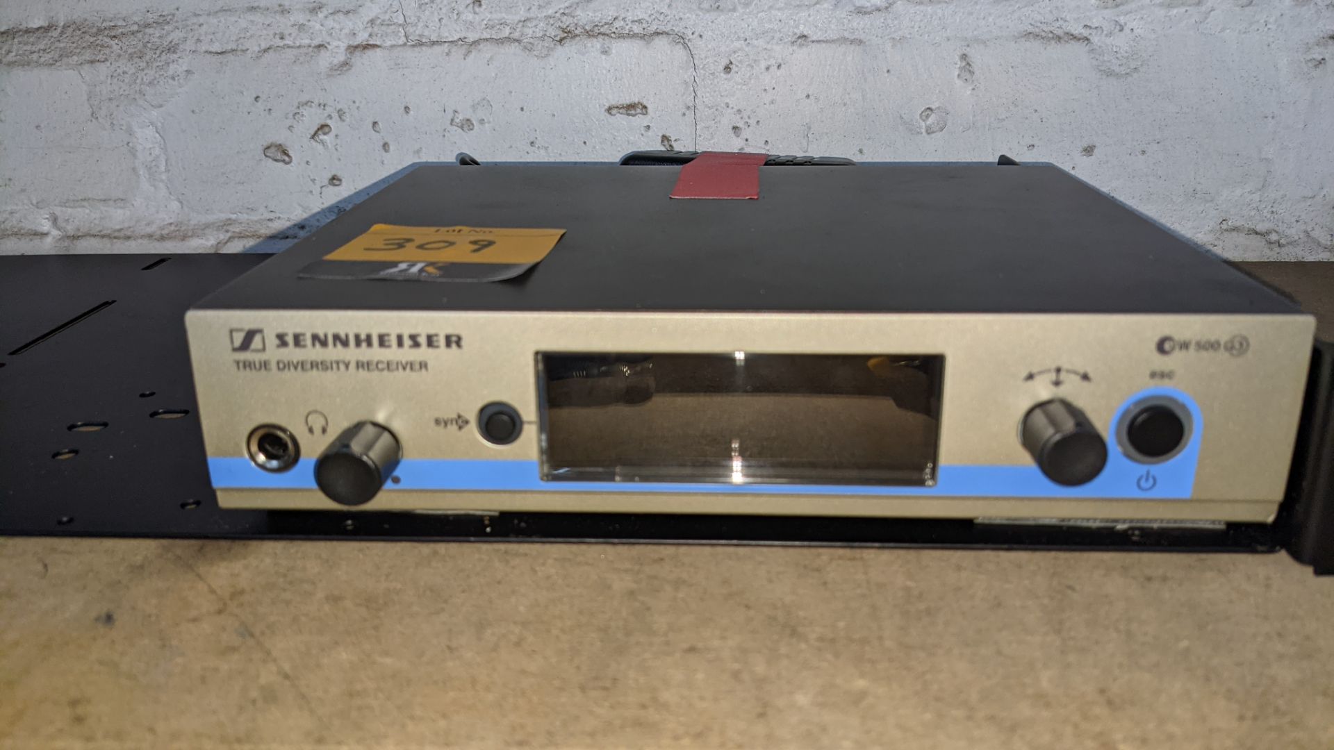 Sennheiser EW500G3 True Diversity receiver including powerpack & rack mounting board - Image 4 of 8