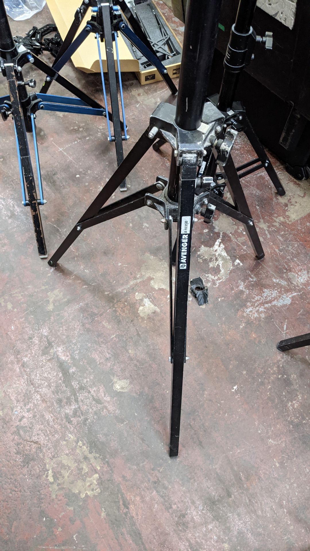 Avenger model A1035B Lighting Stand - Image 4 of 9