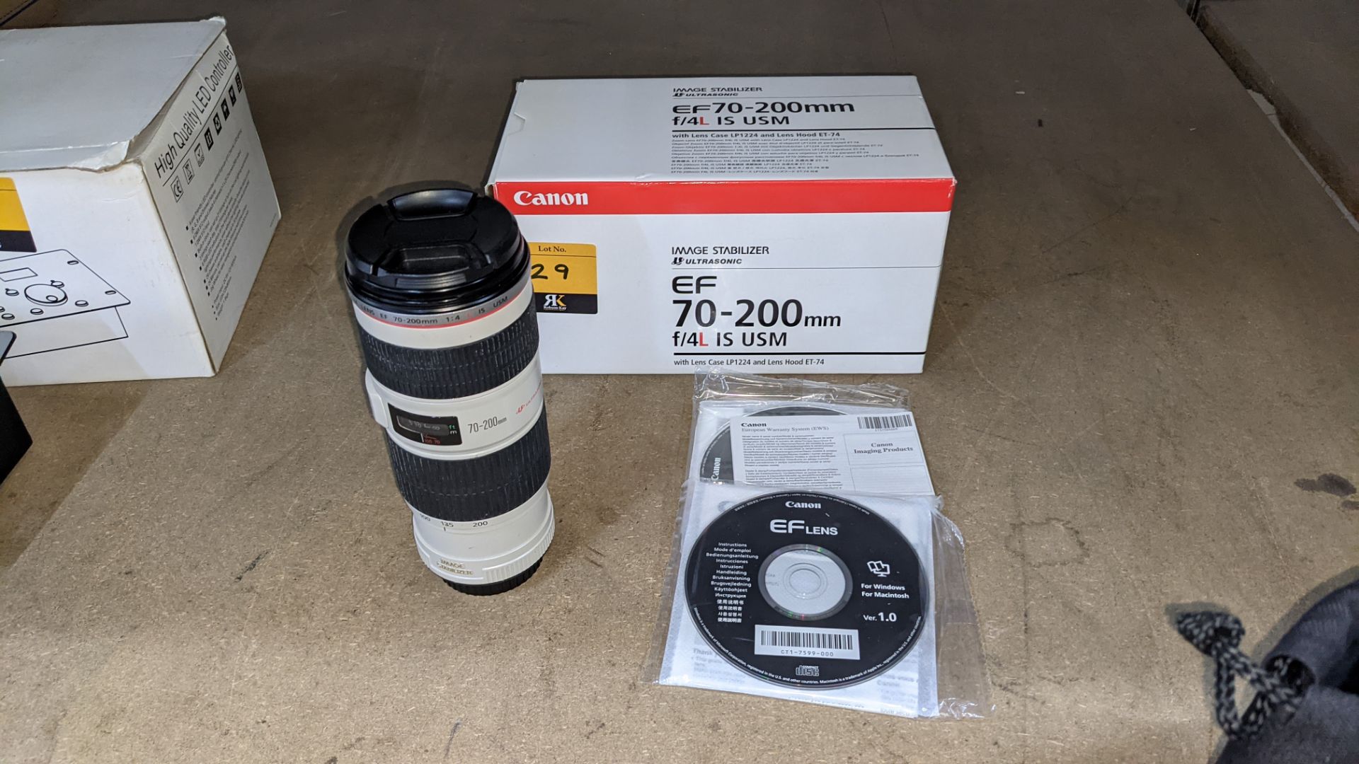 Canon EF 70-200mm lens, image stabilizer ultrasonic, F/4L IS USM. Includes box & discs as pictured - Image 3 of 13