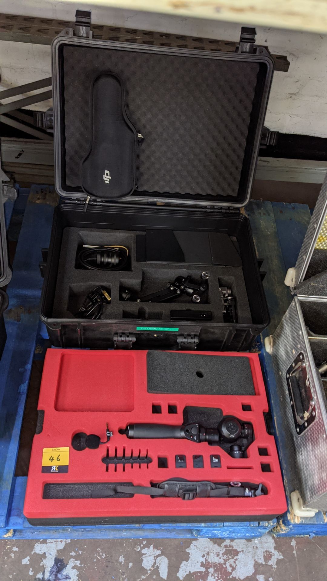 DJI Osmo X3 kit comprising hand-held gimbal plus wide variety of ancillaries for use with same, as d - Image 20 of 20