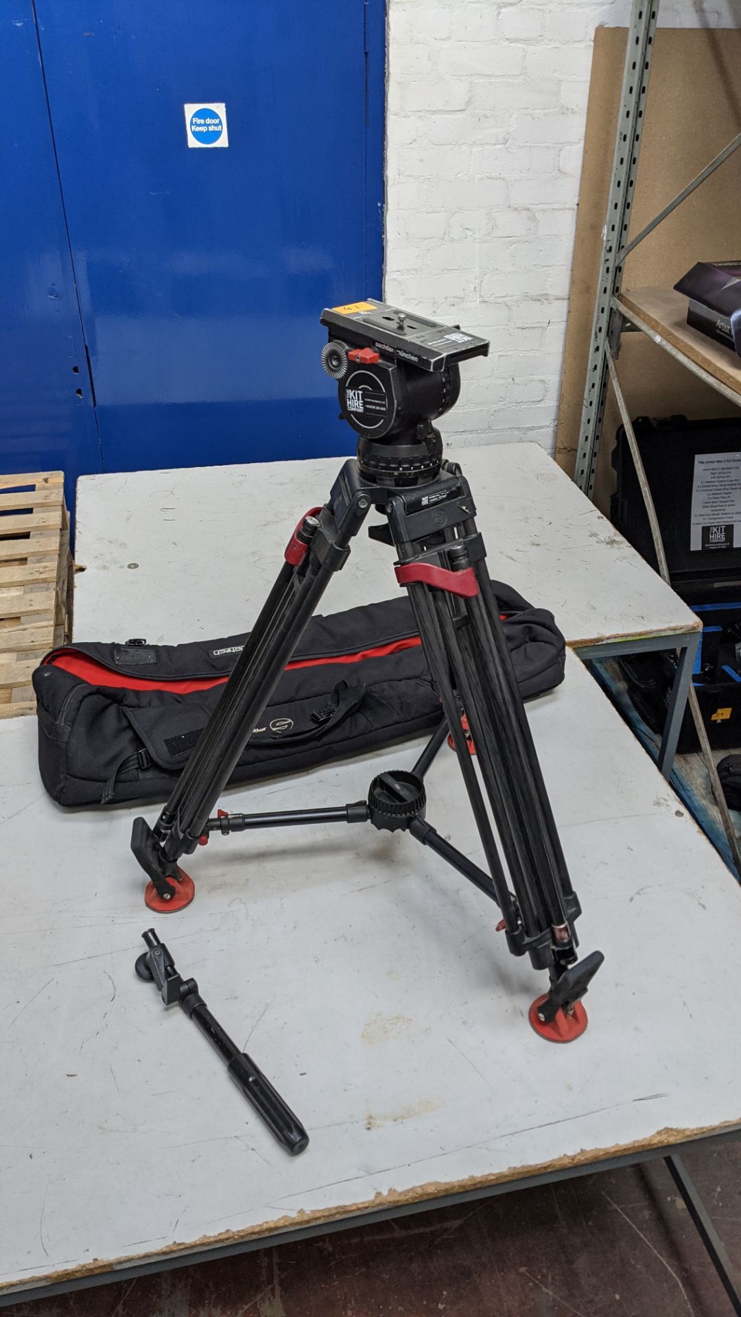 Sachtler Video 18P with Carbon Fibre multi-adjustable tripod including carry case & handle - Image 3 of 12