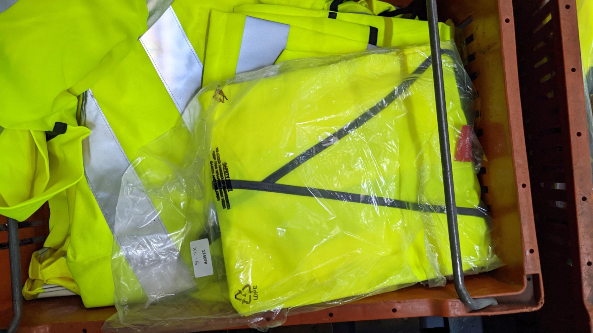 20 off yellow hi-vis vests - Image 5 of 5