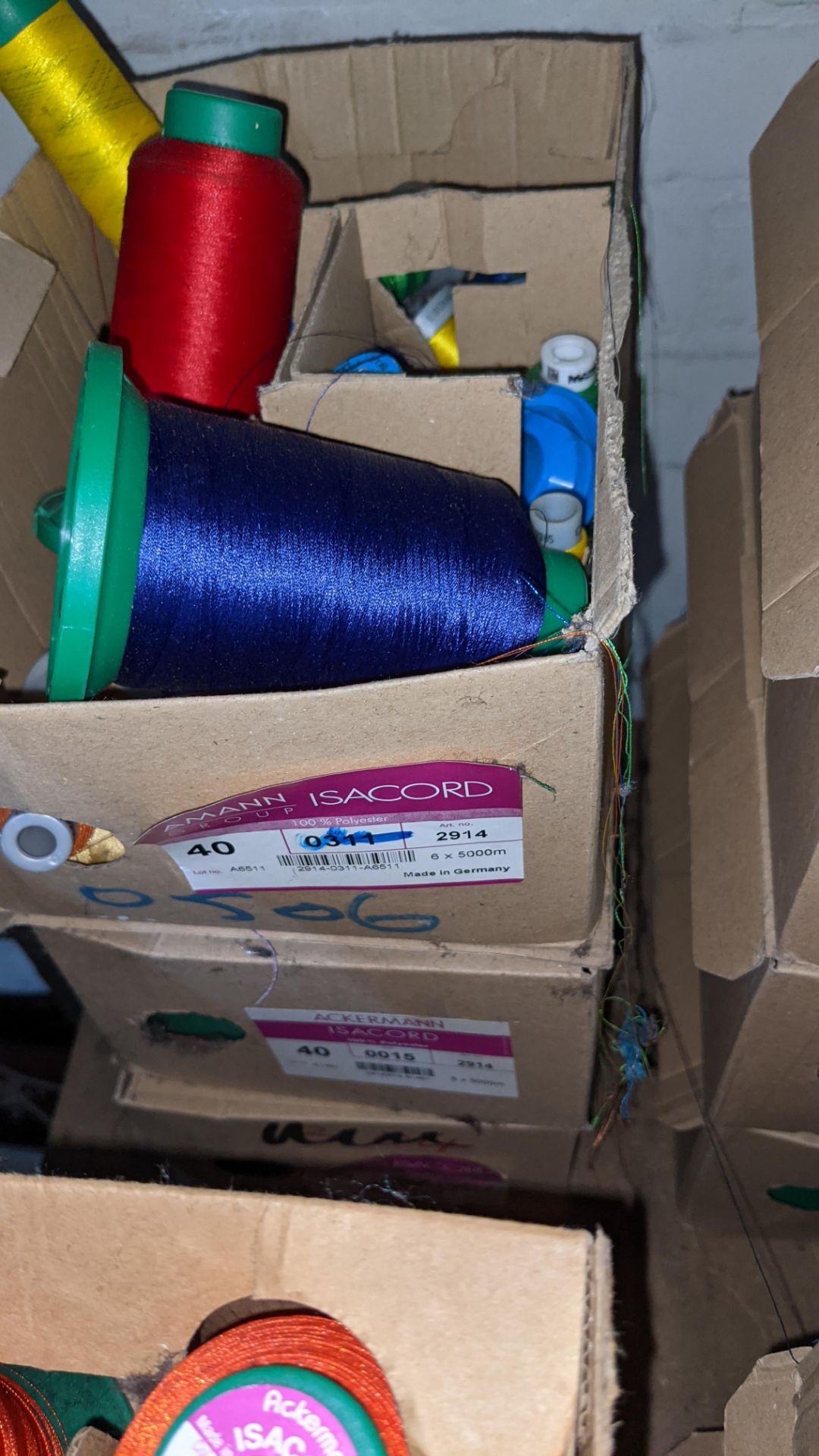 6 boxes of Ackermann & Amann Group Isacord polyester No. 40 embroidery thread - Image 4 of 5