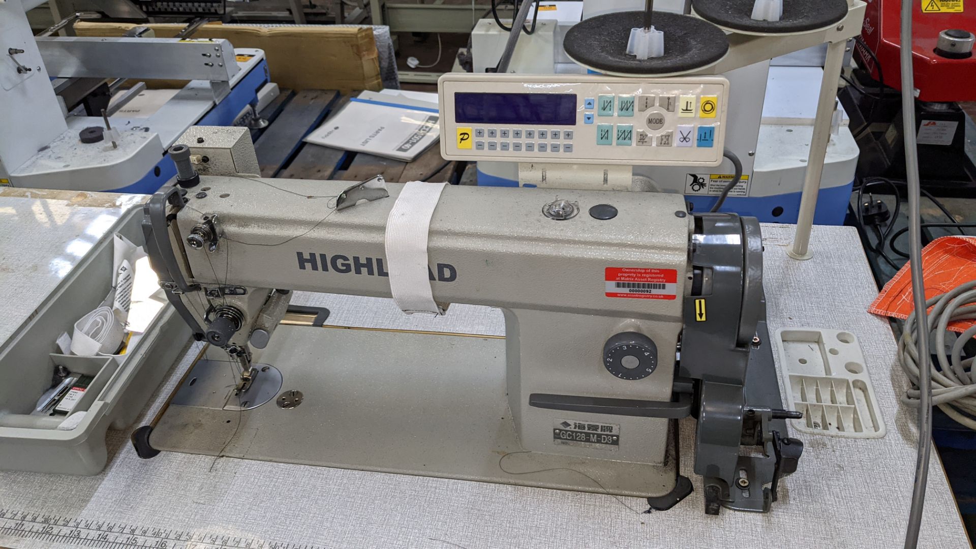 Highlead model GC128-M-D3 sewing machine - Image 6 of 18