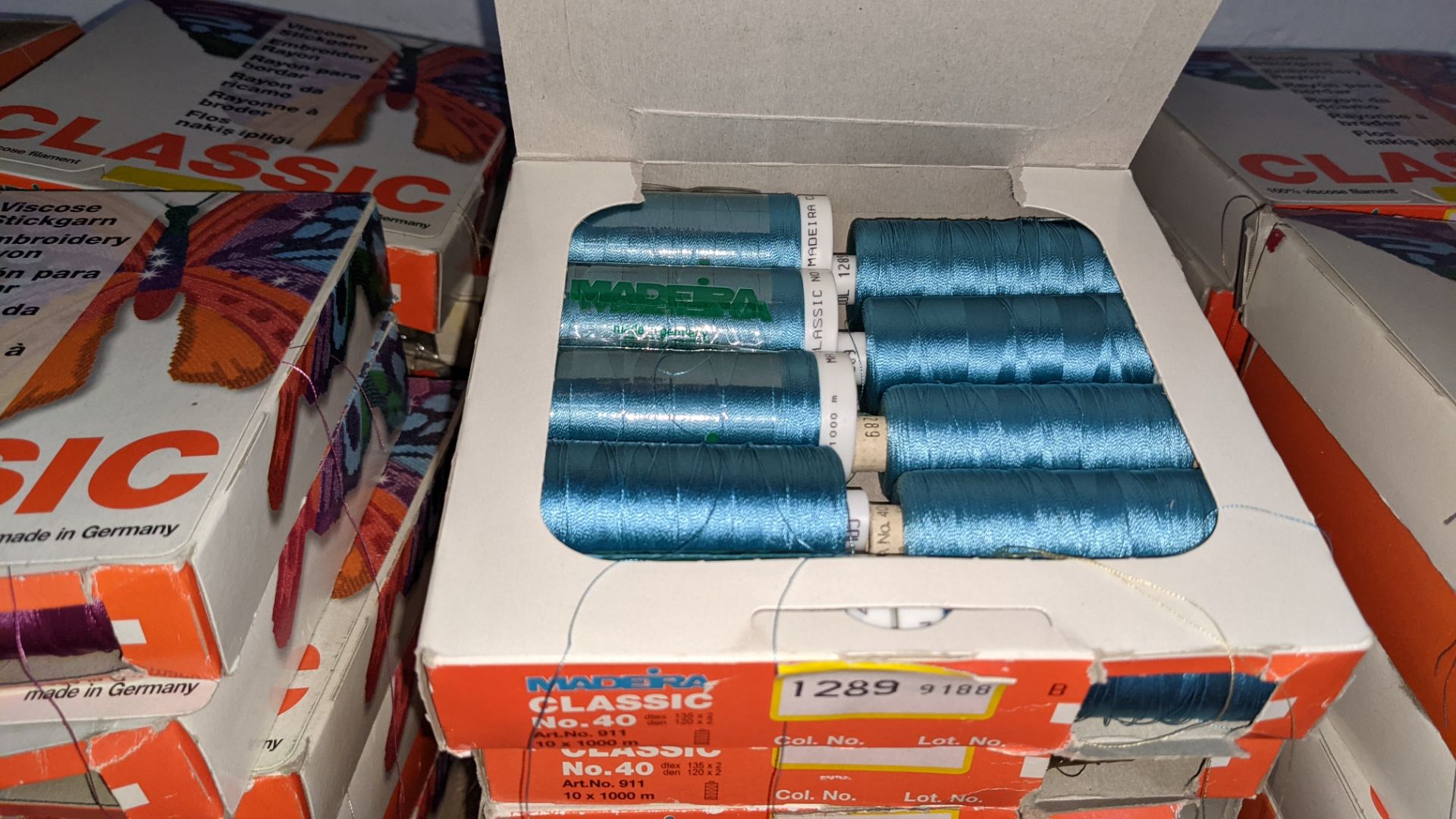 18 assorted boxes of Madeira Classic No. 40 embroidery rayon thread - Image 7 of 8