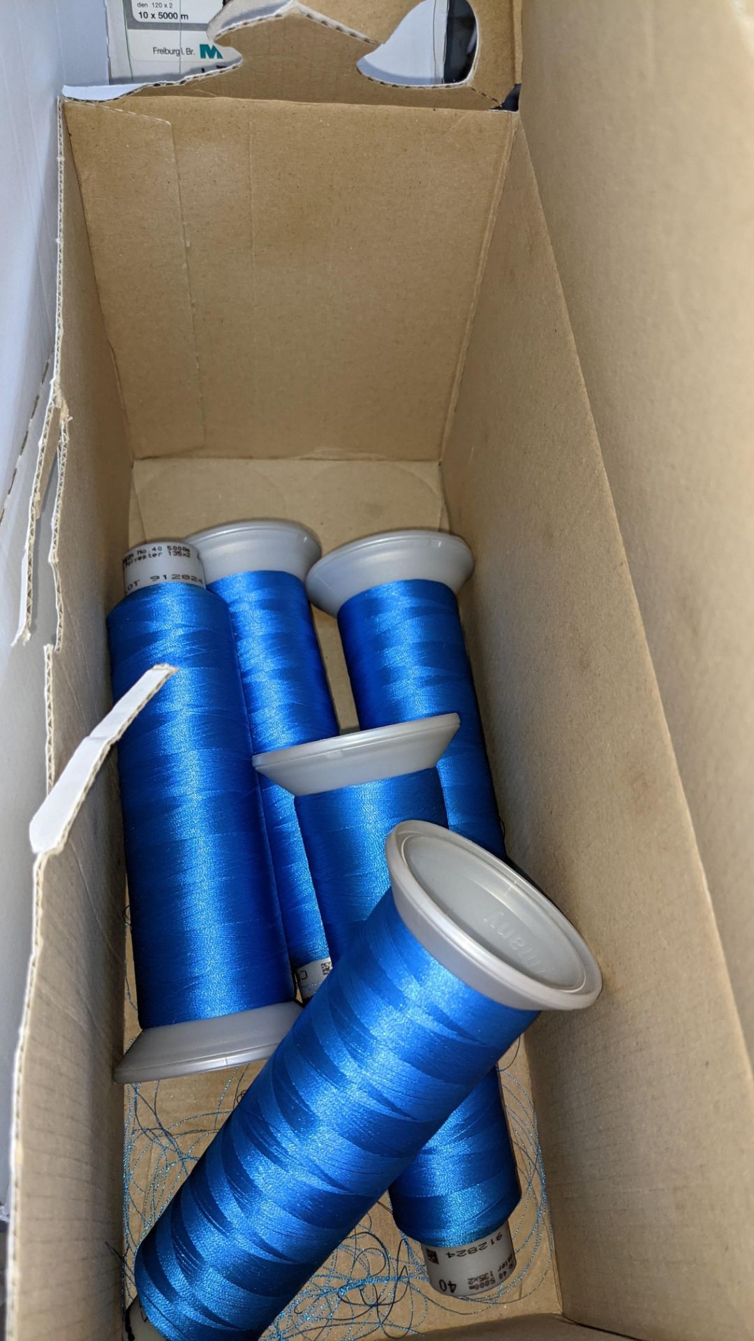 6 boxes of Madeira Polyneon No. 40 polyester embroidery thread - Image 5 of 6