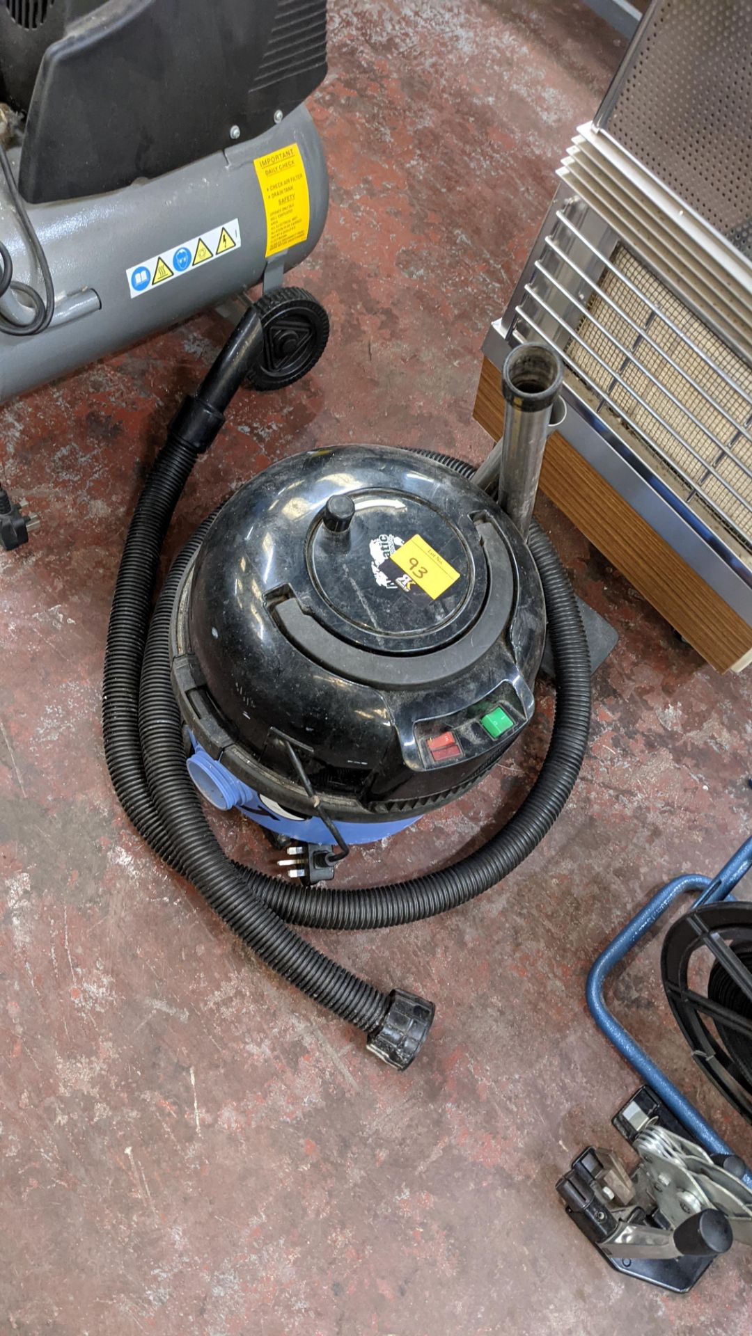 Numatic vacuum cleaner - Image 2 of 6