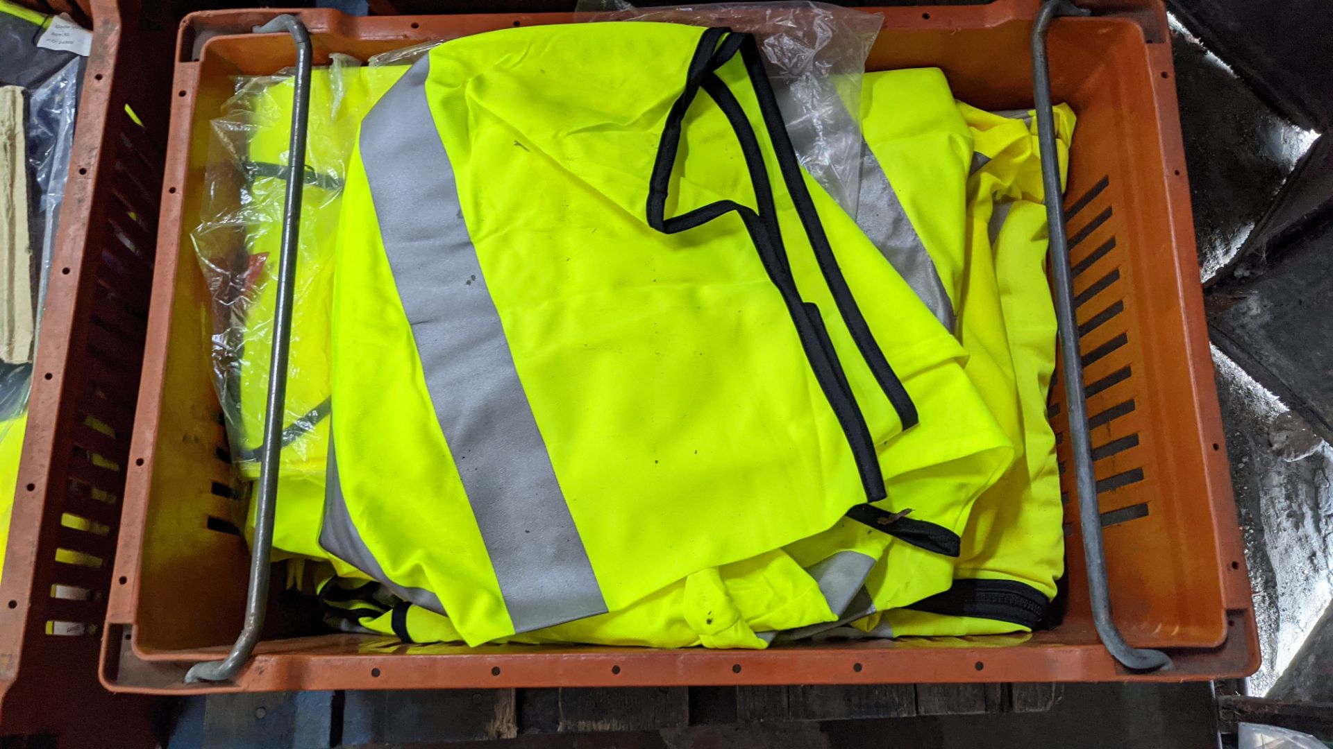 20 off yellow hi-vis vests - Image 4 of 5