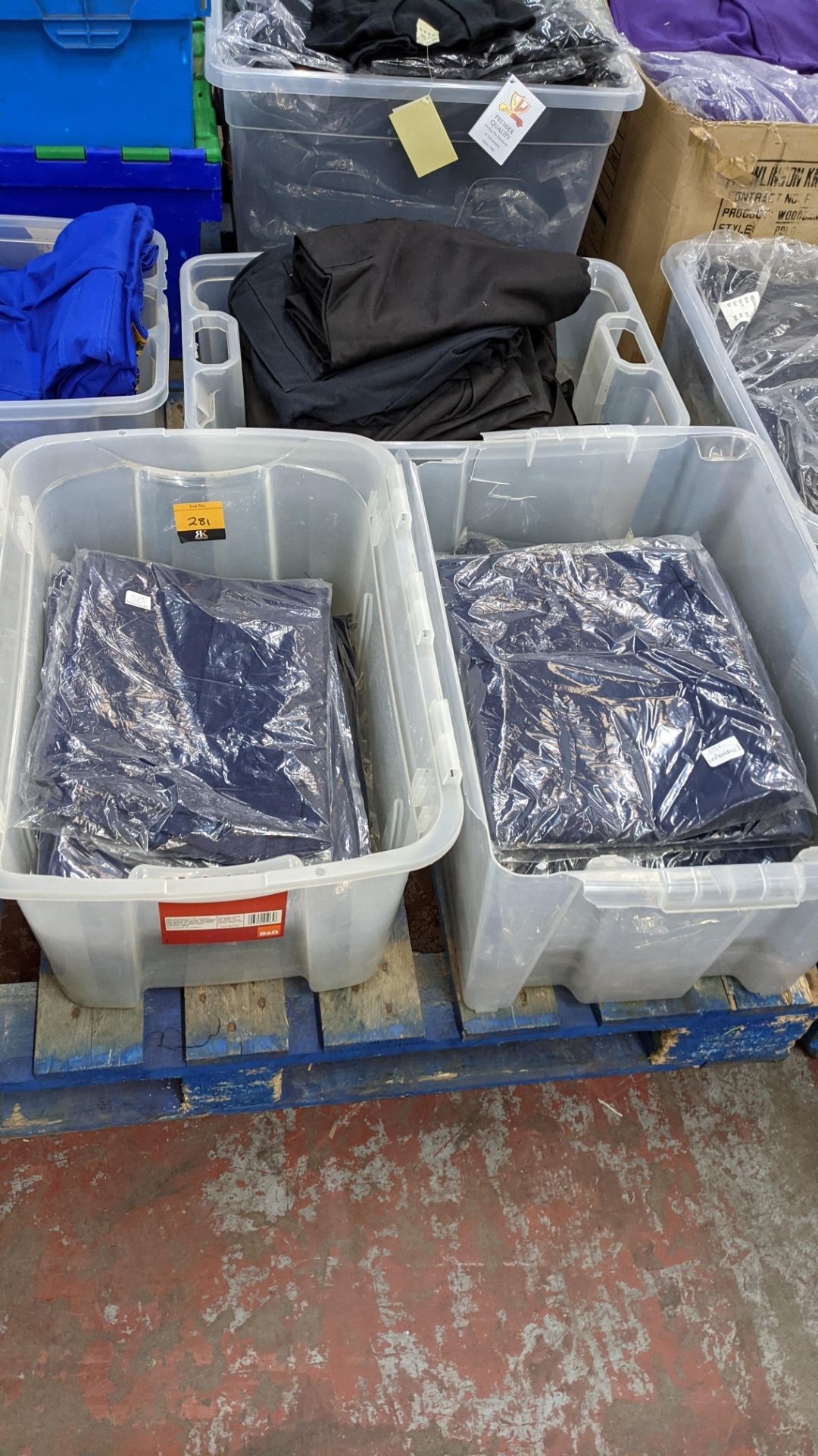 The contents of 3 crates of assorted work trousers. NB crates excluded - Image 6 of 6