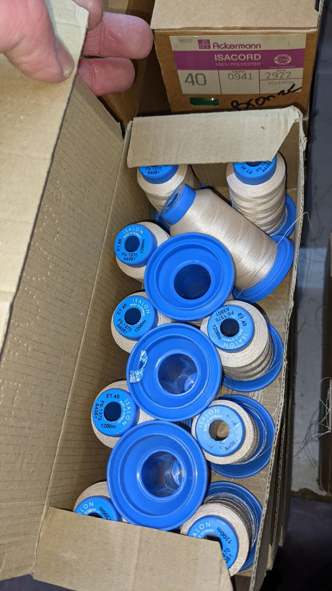 18 boxes of Ackermann Isacord (40) polyester thread - Image 6 of 10