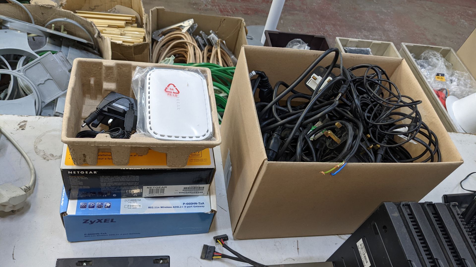 Very large quantity of assorted switches, hubs & other networking devices as pictured - Image 9 of 9