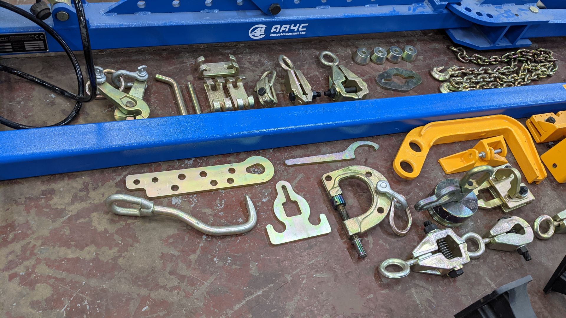 2019 AA4C auto repair bench model AA-ACR169. Please note this lot comprises the large blue metal fr - Image 15 of 32