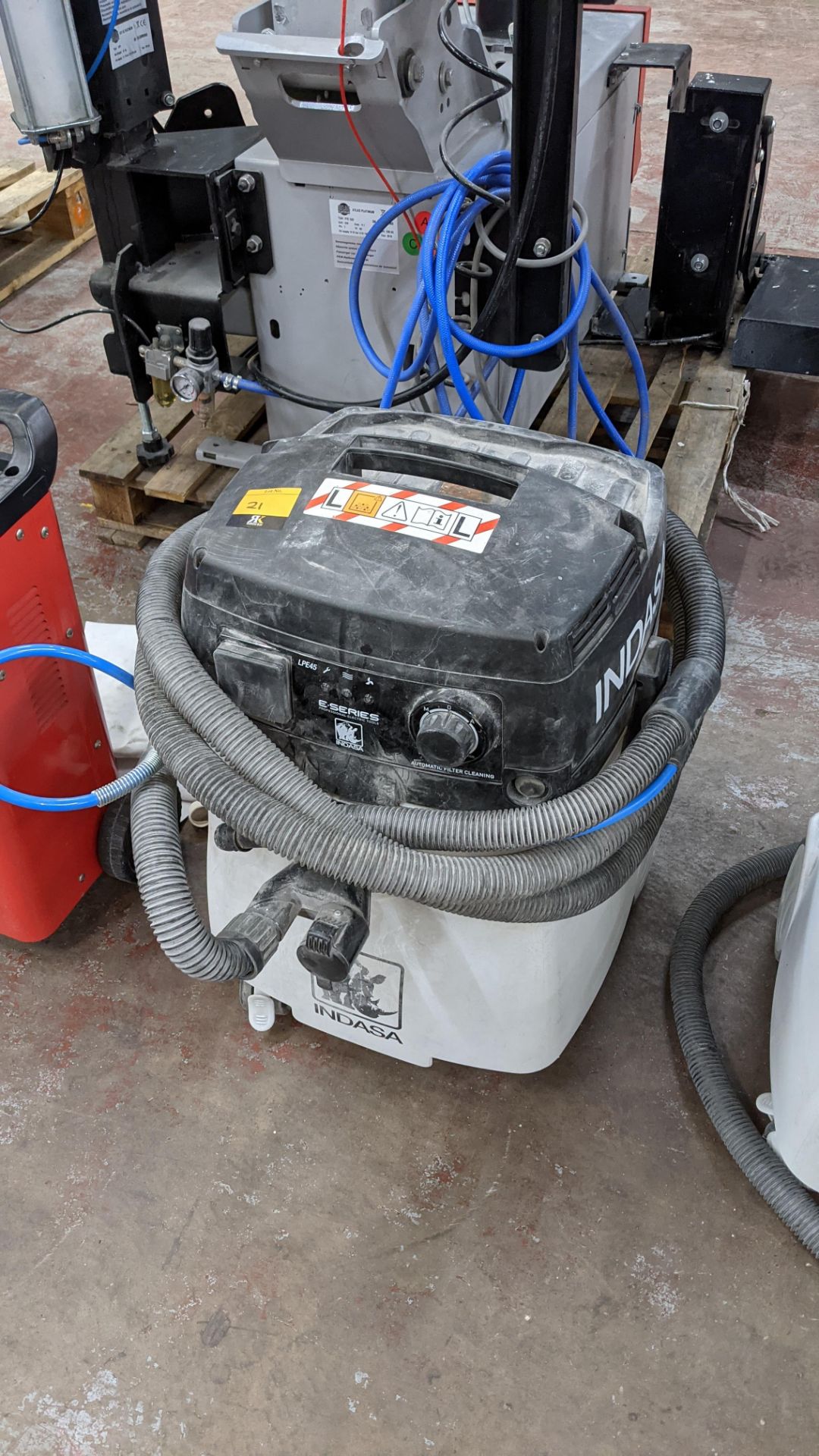 Indasa E-Series model LPE45 industrial vacuum cleaner/extraction unit