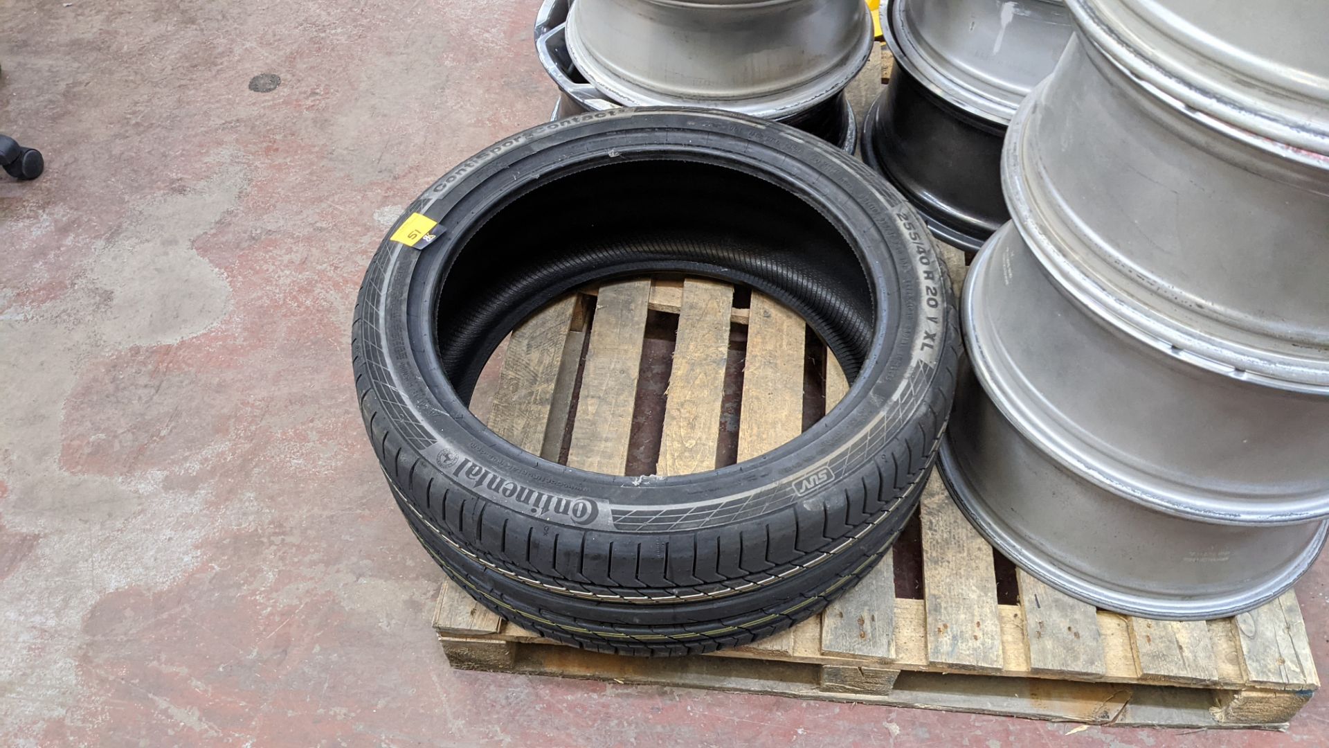 Continental Sport Contact 5 SUV tyre, appears to be new & unused, size 255/40 R 20XL 101V - Image 3 of 9