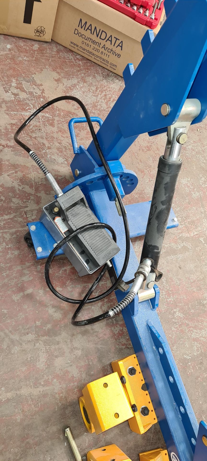 2019 AA4C auto repair bench model AA-ACR169. Please note this lot comprises the large blue metal fr - Image 26 of 32