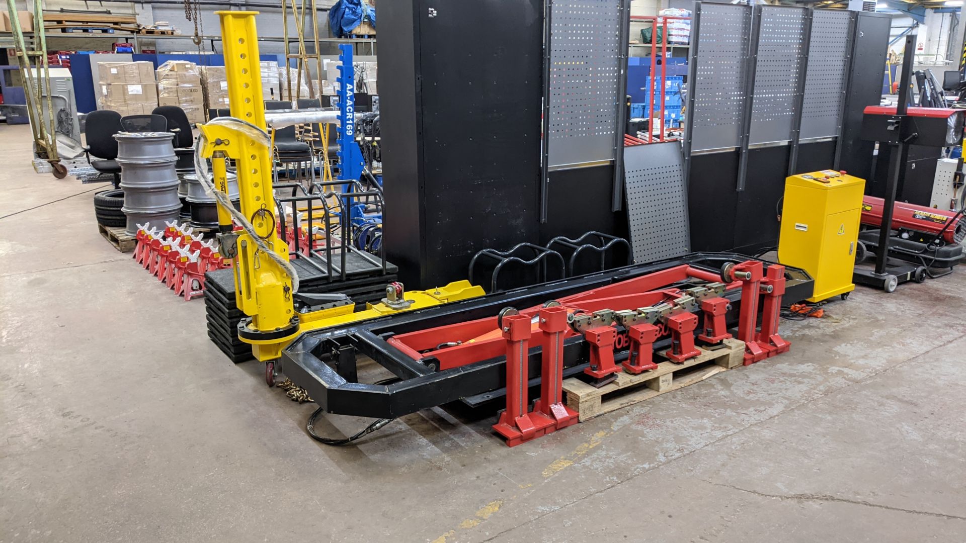 2020 Autobench model AB10T quick pull bench including large rising platform, Enerpac pulling trolley