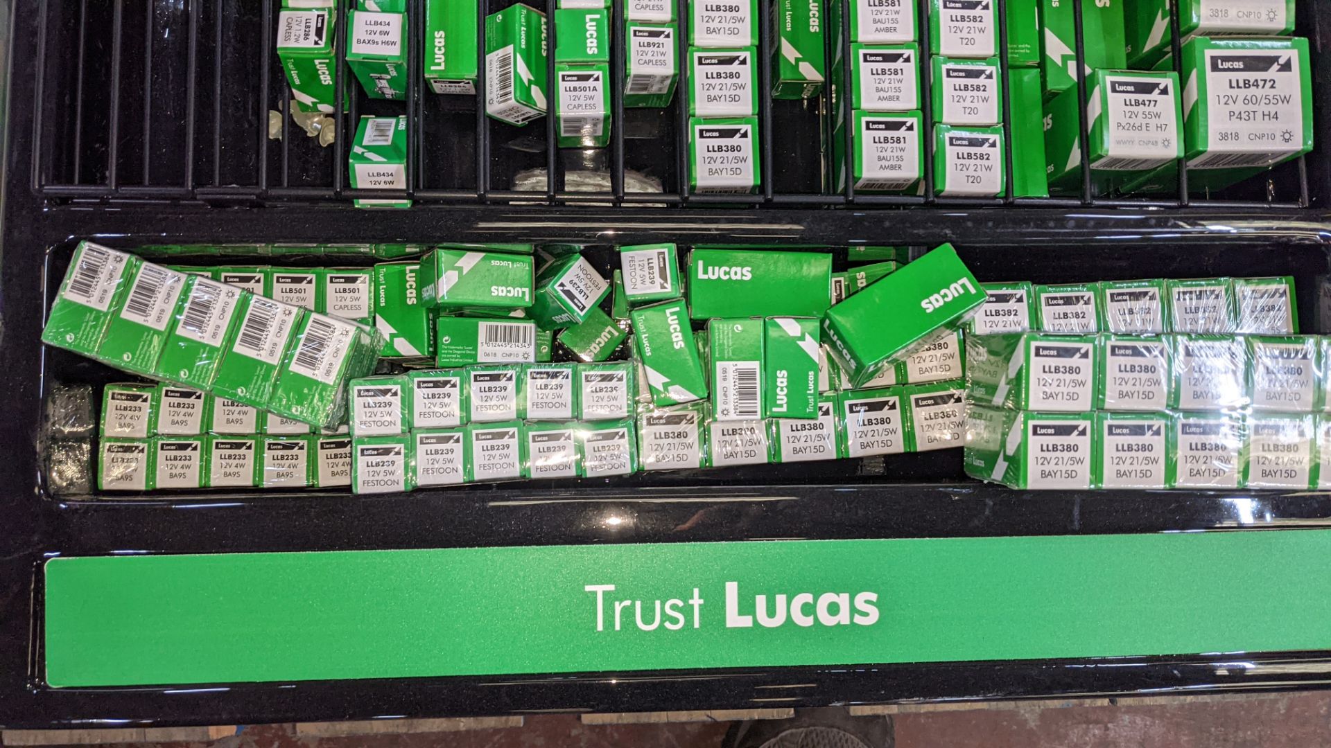 Large quantity of Lucas & Neolux car bulbs including dispensing/display stand - Image 6 of 8