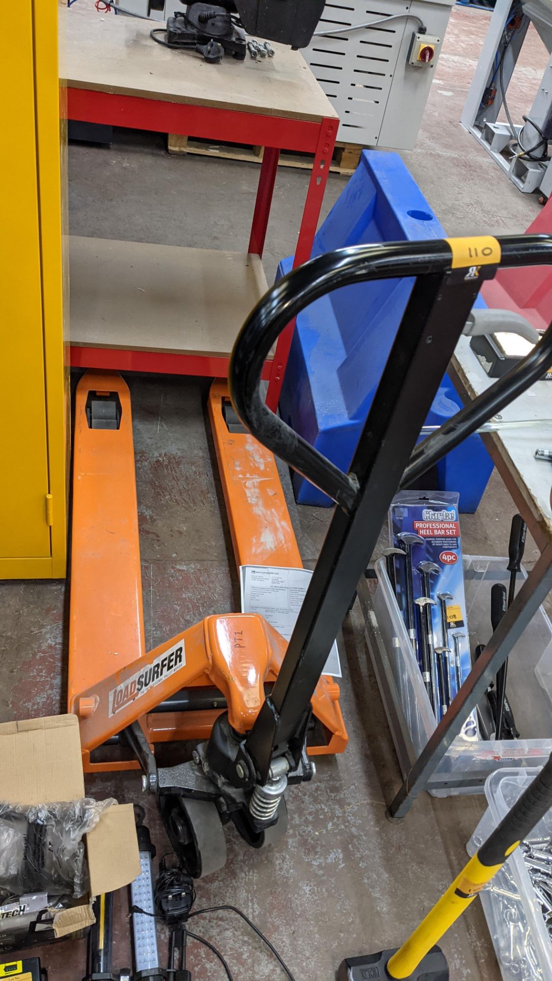 Load surfer 2500kg Euro pallet truck including EC declaration of conformity - Image 5 of 6