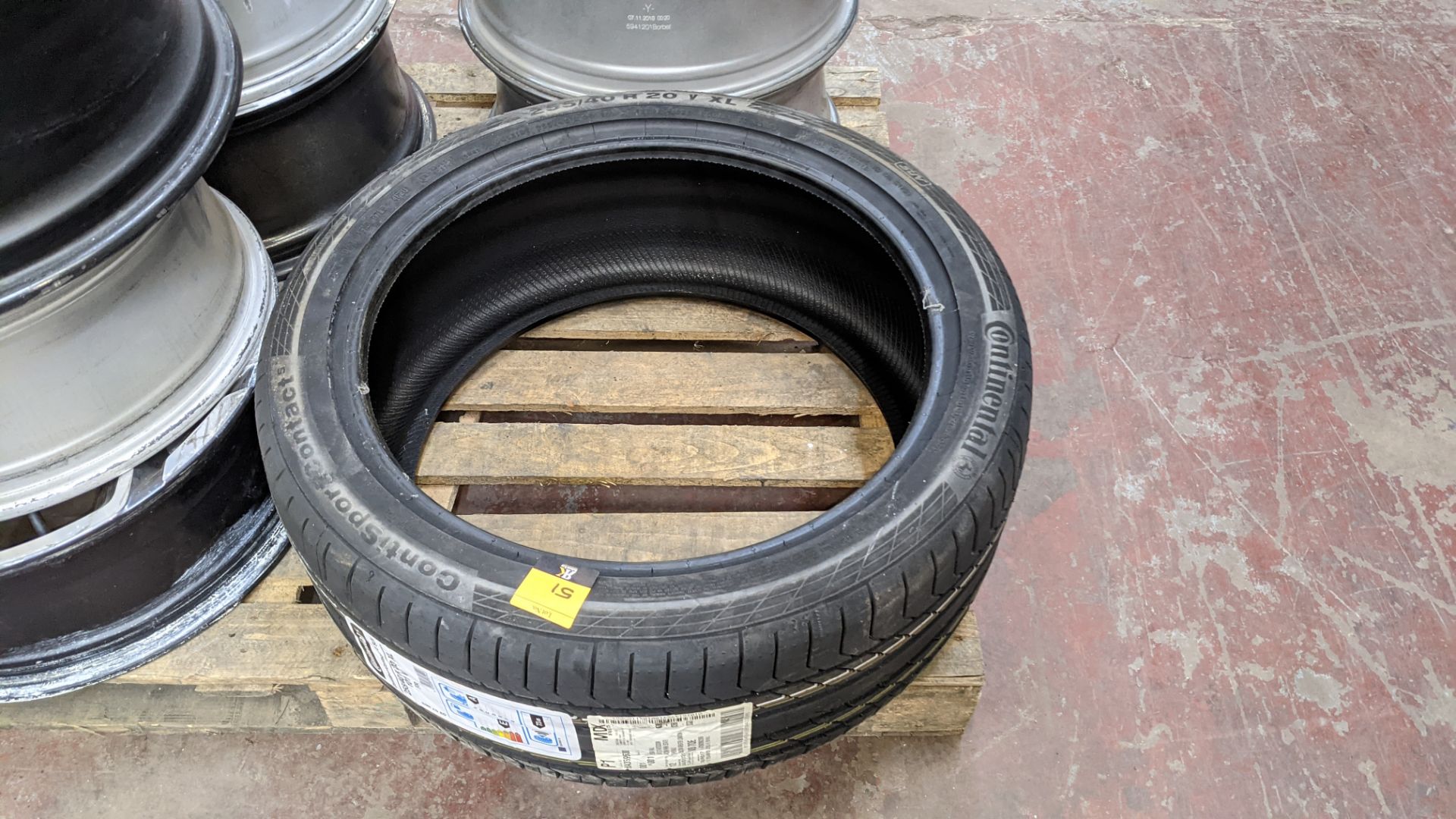 Continental Sport Contact 5 SUV tyre, appears to be new & unused, size 255/40 R 20XL 101V - Image 6 of 9