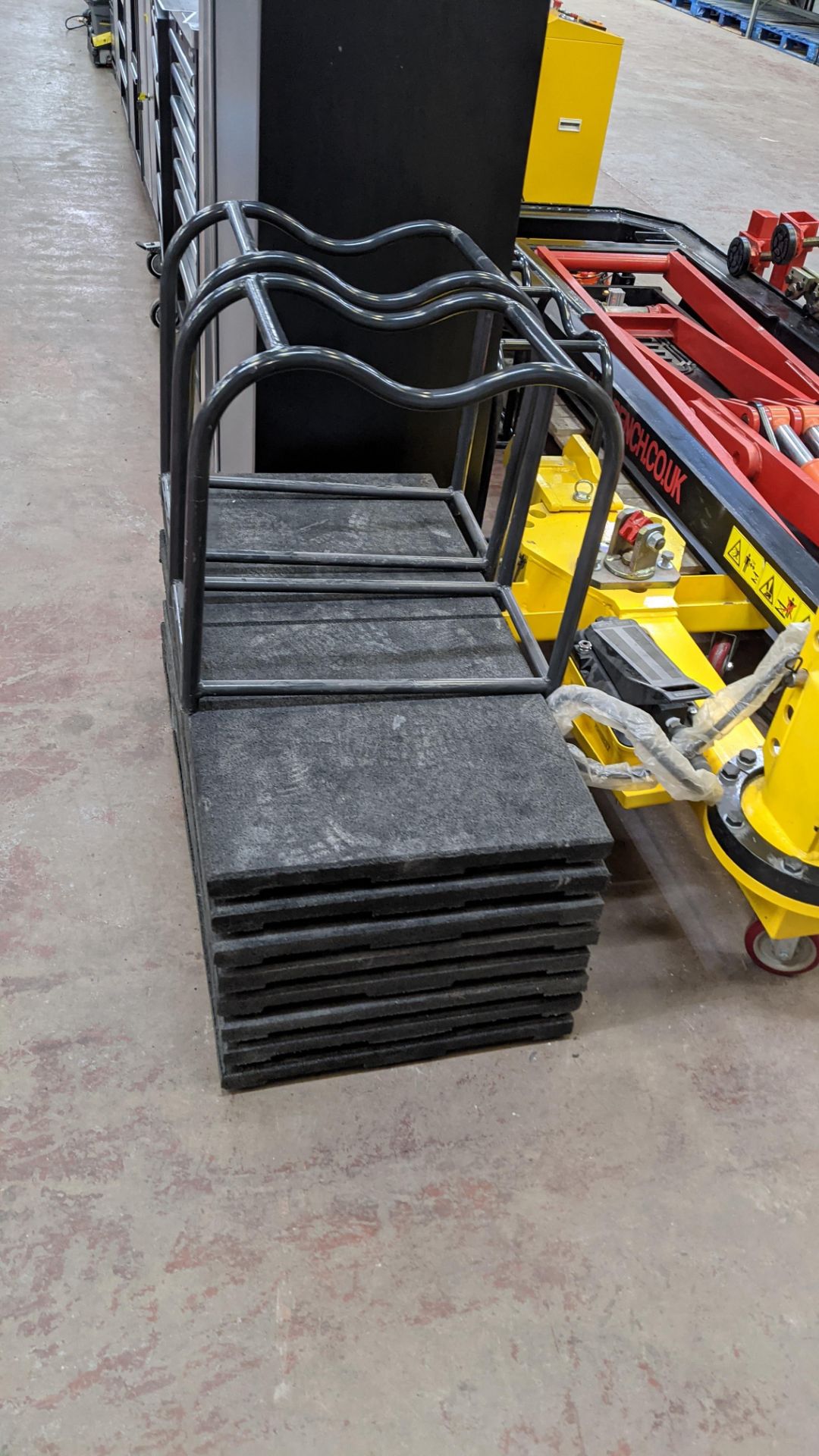 2020 Autobench model AB10T quick pull bench including large rising platform, Enerpac pulling trolley - Image 5 of 27