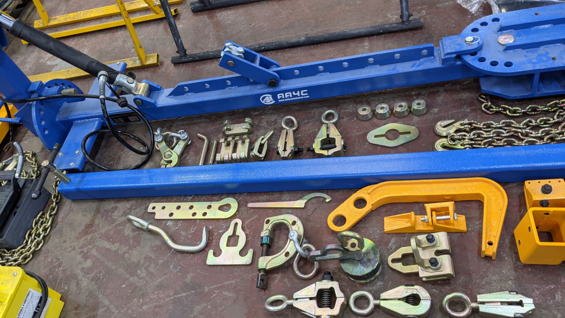 2019 AA4C auto repair bench model AA-ACR169. Please note this lot comprises the large blue metal fr - Image 8 of 32