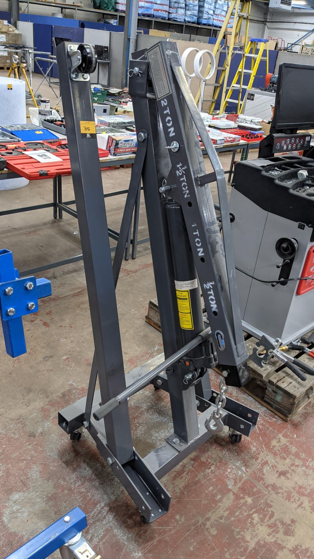 2019 Switzer model ZD1002Z-CE 2 ton mobile shop crane - Image 4 of 11