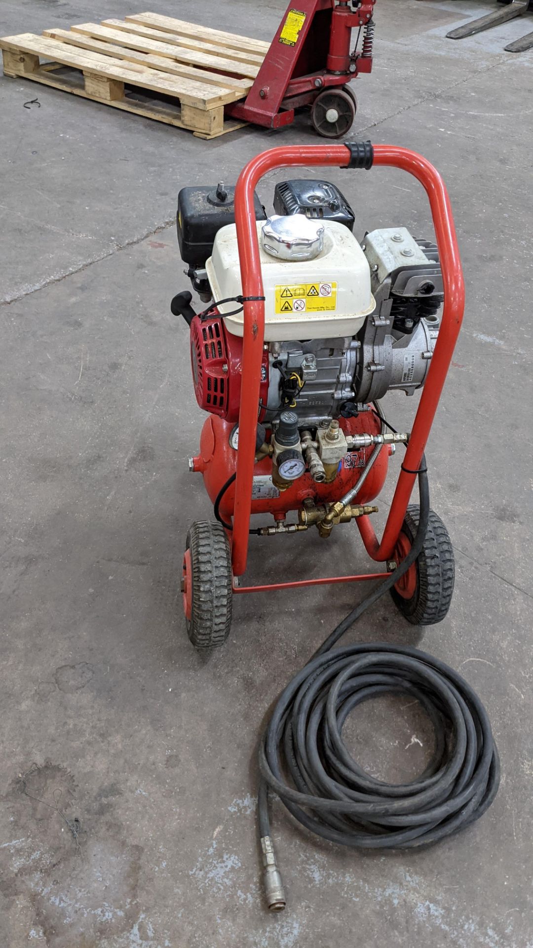 Fini Pioneer MK236 Honda powered petrol compressor - Image 10 of 21