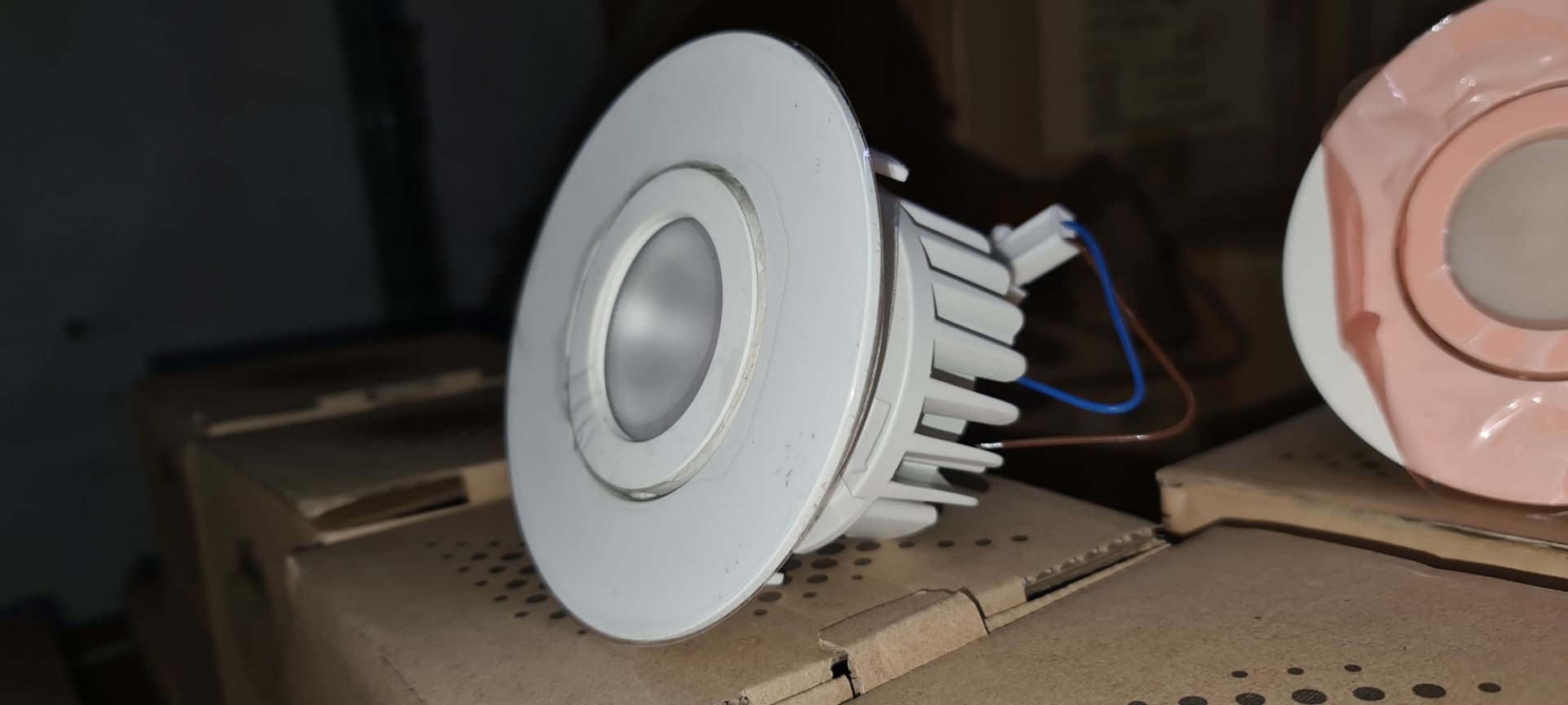 4 off EcoLED ZEP2 adjustable white downlights, model Z2-E-W-10-27-80-45-1-D4 & 9 off model Z2-E-W-10 - Image 18 of 20