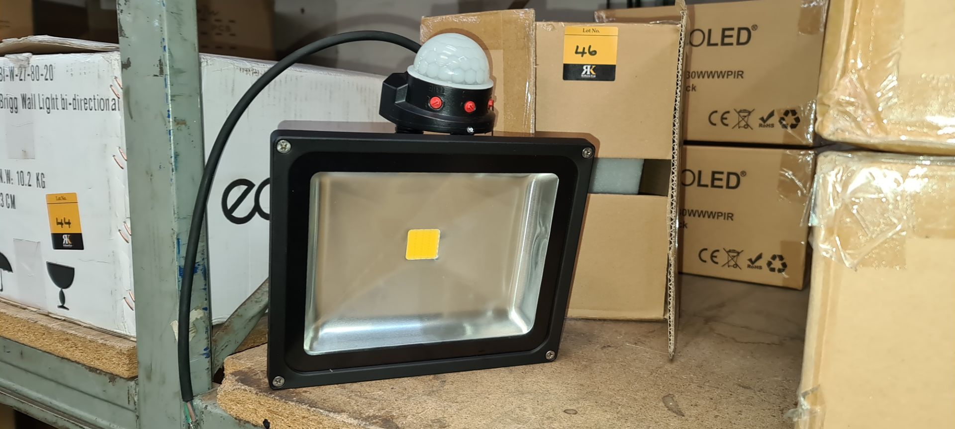 3 off EcoLED floodlights with built-in sensors. Item ZIP30WWWPIR, 36W LED PIR floodlights - Image 2 of 16