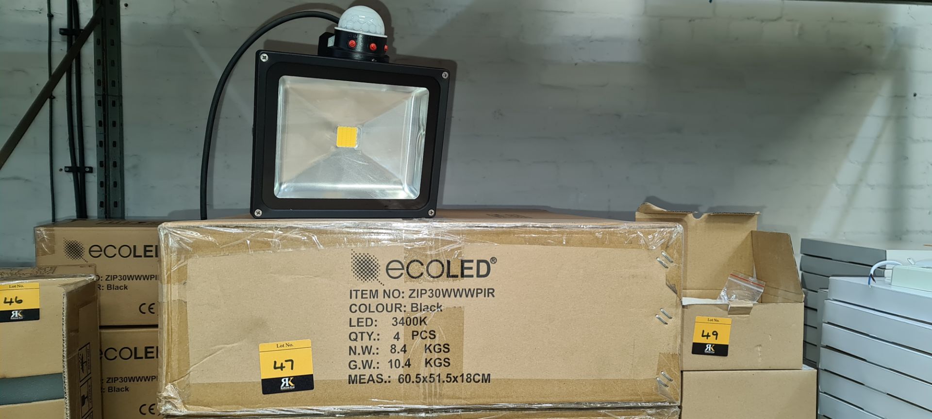 4 off EcoLED floodlights with built-in sensors. Item ZIP30WWWPIR, 36W LED PIR floodlights - Image 5 of 10