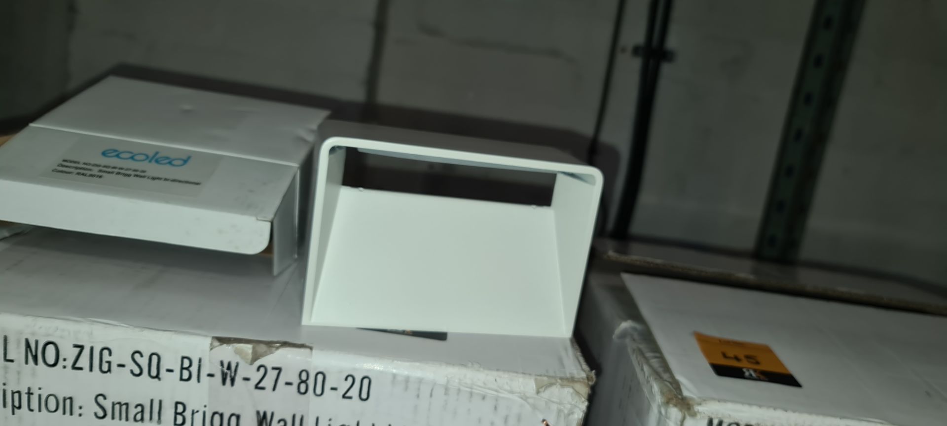 20 off small Brigg wall light (bi-directional), colour white (RAL9016), model ZIG-SQ-BL-W-27-80-20 - Image 12 of 14