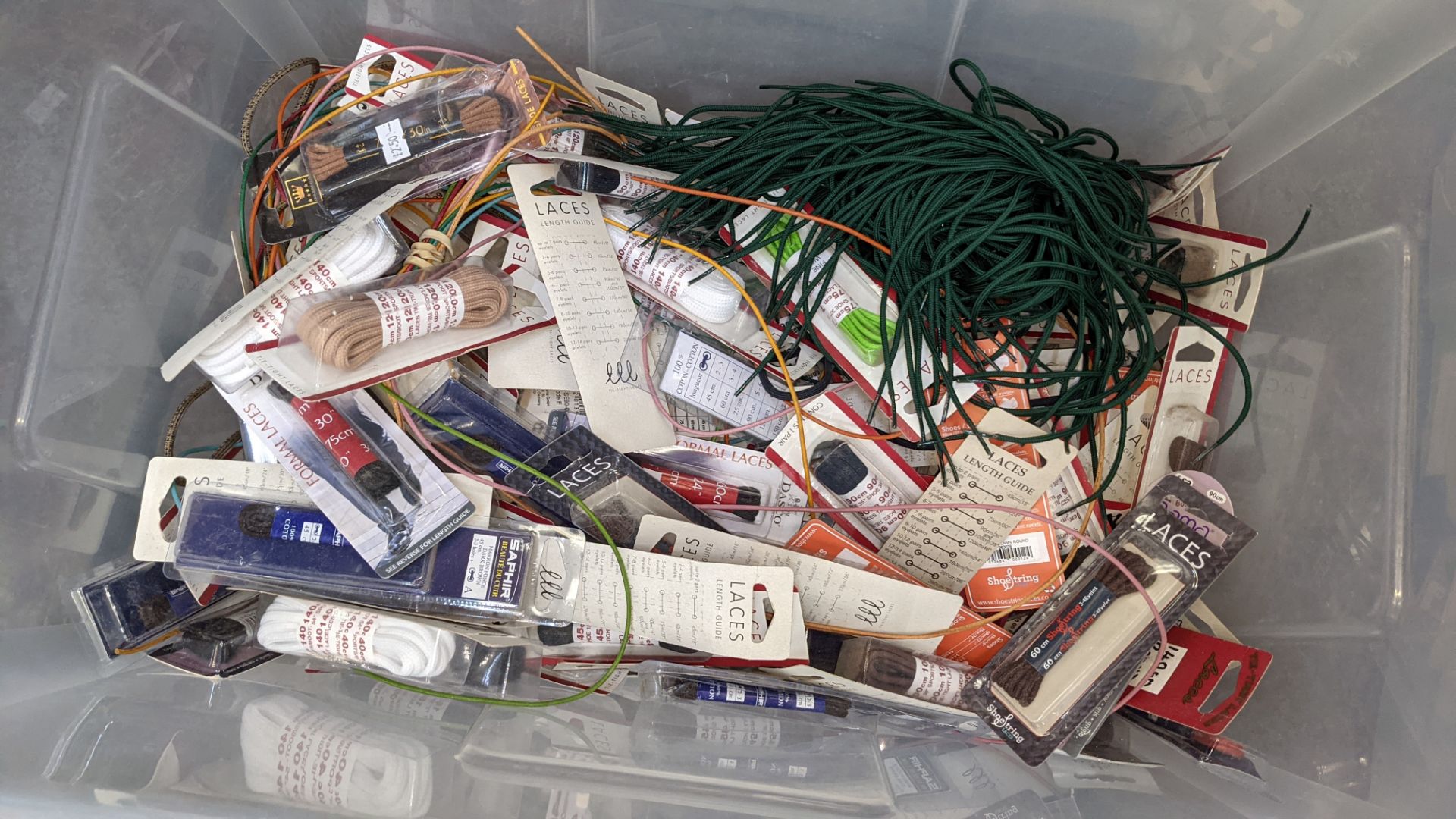 The contents of a crate of shoelaces - Image 4 of 4