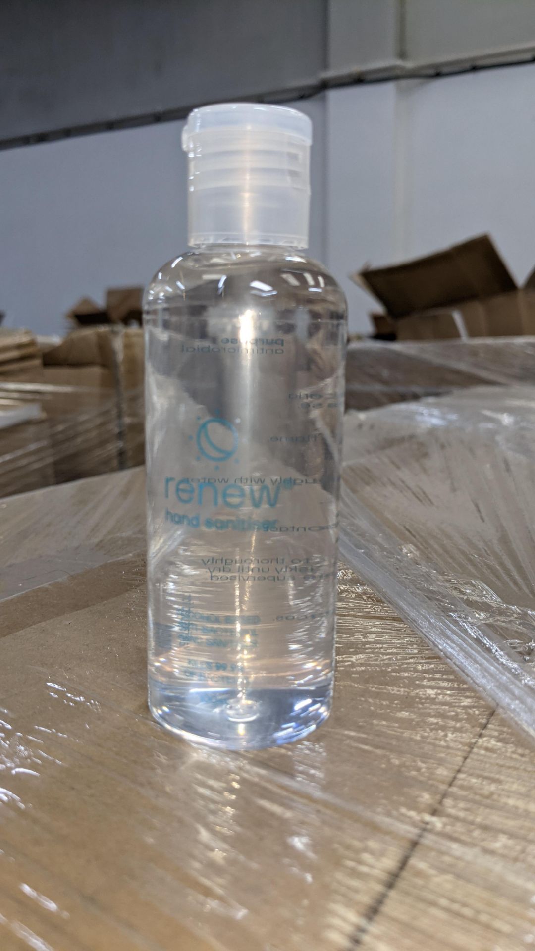 4,032 bottles of Renew anti-bacterial alcohol based hand sanitiser. Each bottle holds 100ml. 75% e - Image 6 of 9