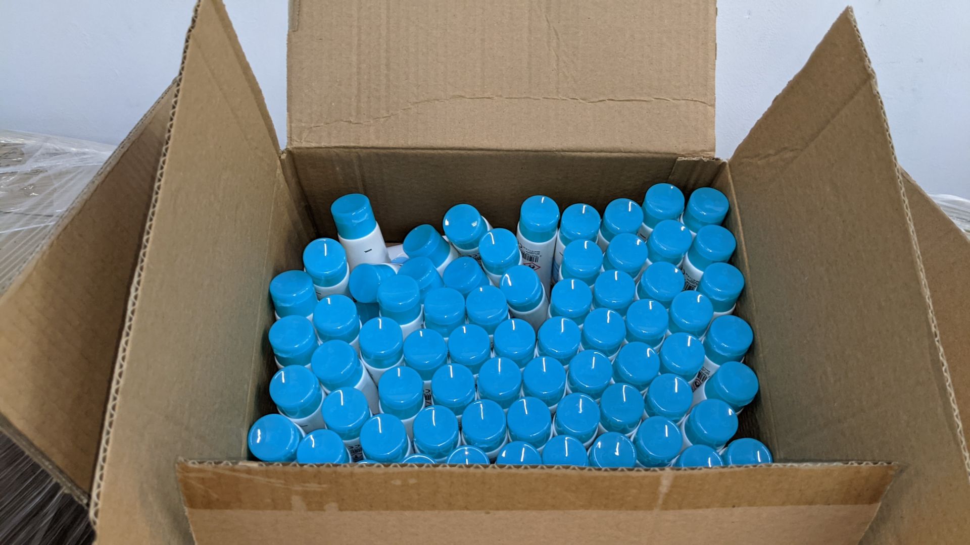 9,600 tubes of Wellab anti-bacterial alcohol based hand sanitiser. Each tube holds 50ml. 75% ethan - Image 10 of 10