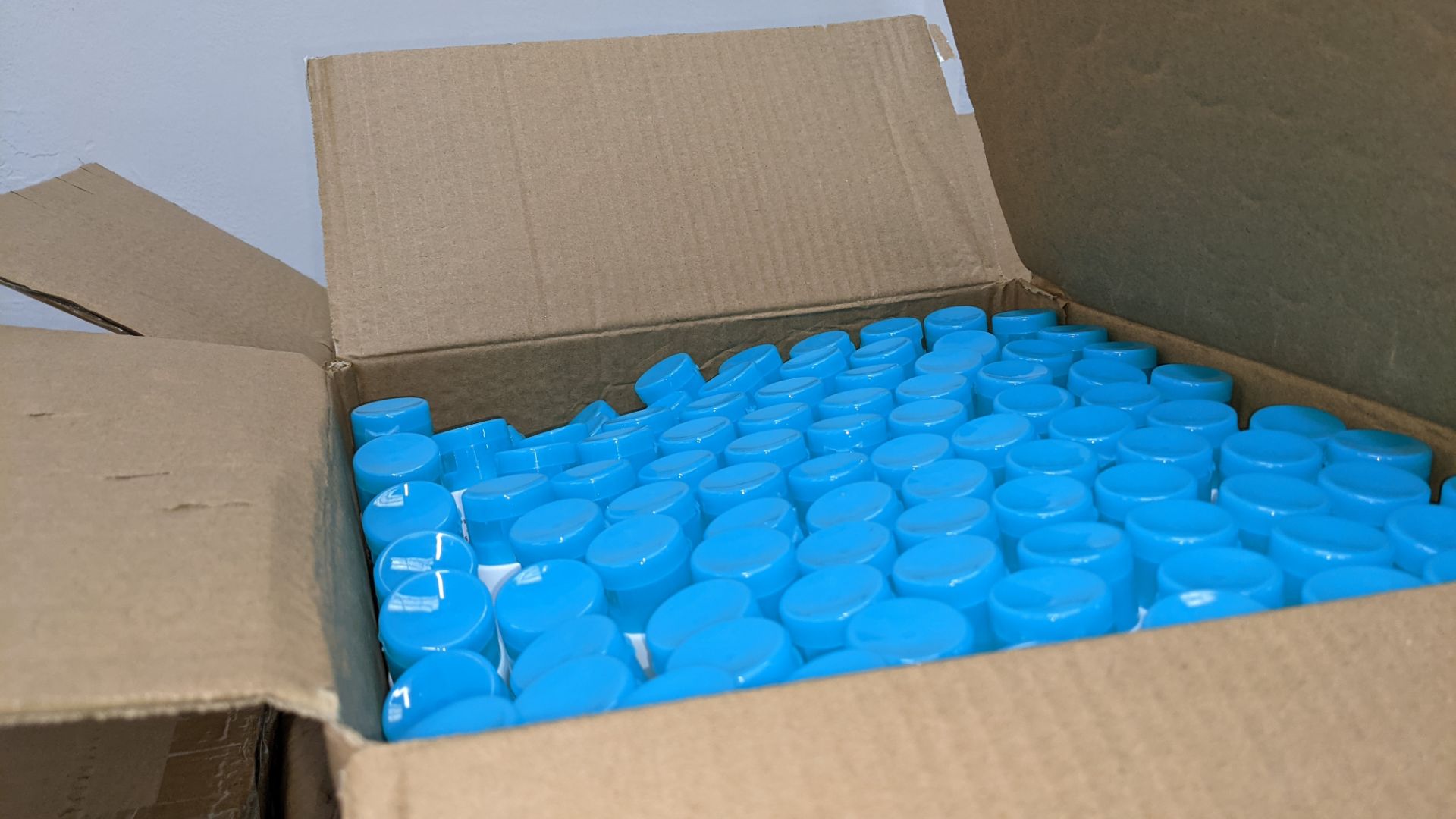 9,600 tubes of Wellab anti-bacterial alcohol based hand sanitiser. Each tube holds 50ml. 75% ethan - Image 9 of 9