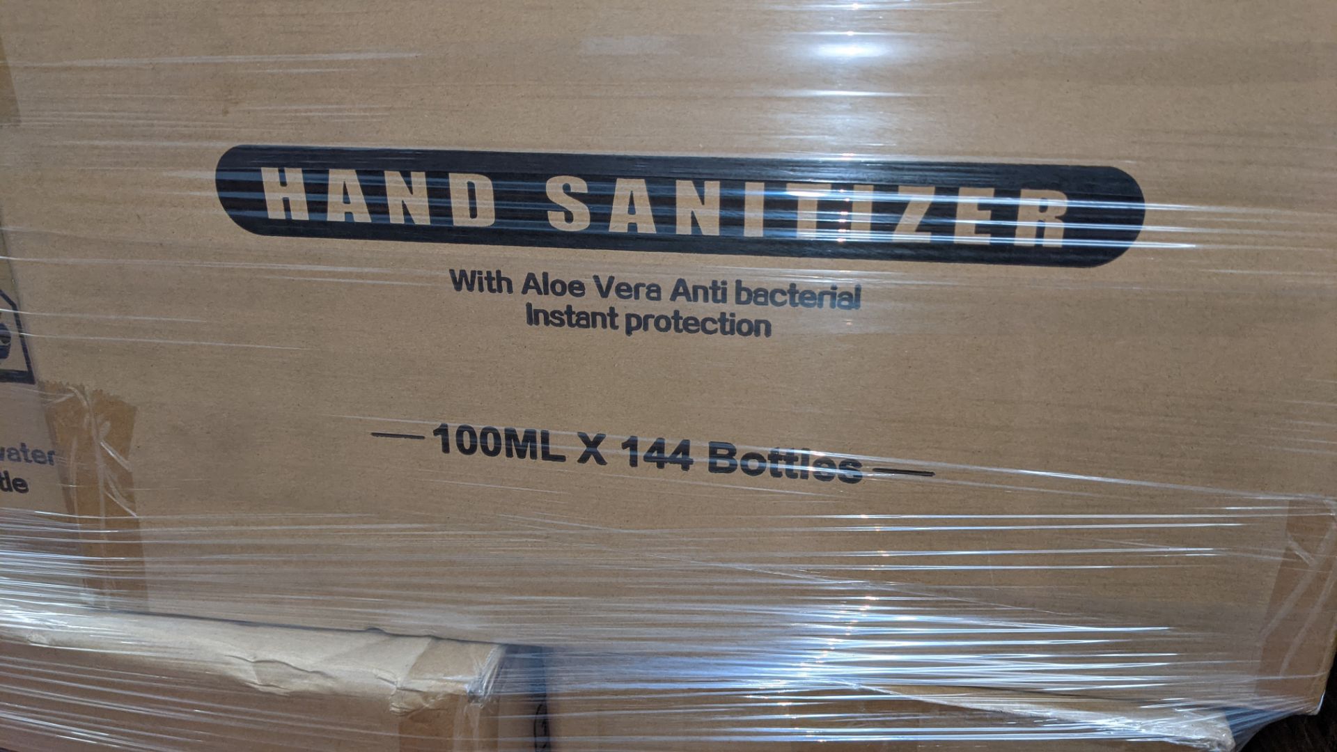 4,320 bottles of Renew anti-bacterial alcohol based hand sanitiser. Each bottle holds 100ml. 75% e - Image 5 of 12