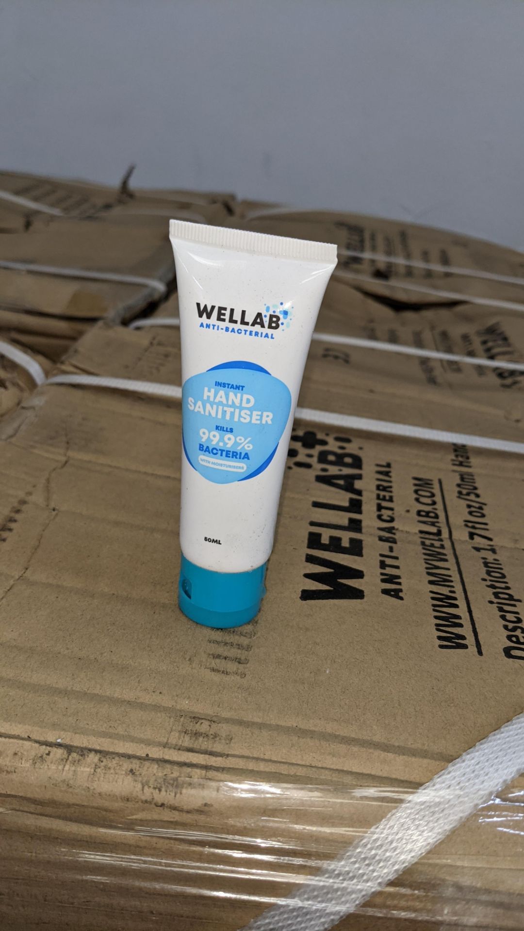 9,600 tubes of Wellab anti-bacterial alcohol based hand sanitiser. Each tube holds 50ml. 75% ethan - Image 4 of 9