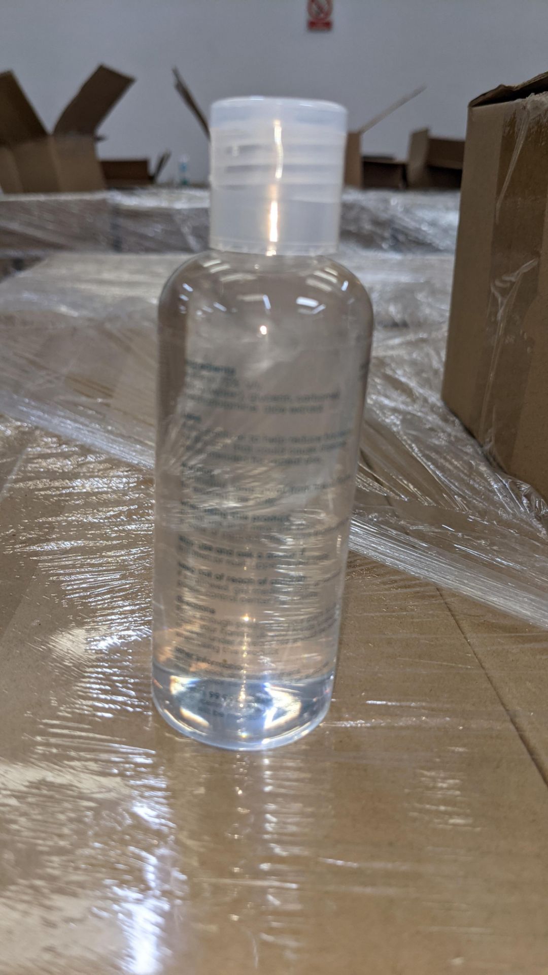 4,032 bottles of Renew anti-bacterial alcohol based hand sanitiser. Each bottle holds 100ml. 75% e - Image 7 of 9
