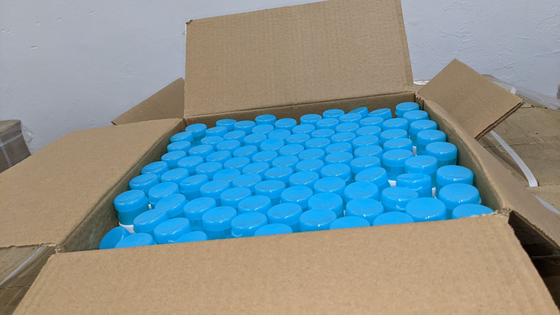 8,100 tubes of Wellab anti-bacterial alcohol based hand sanitiser. Each tube holds 50ml. 75% ethan - Image 9 of 9