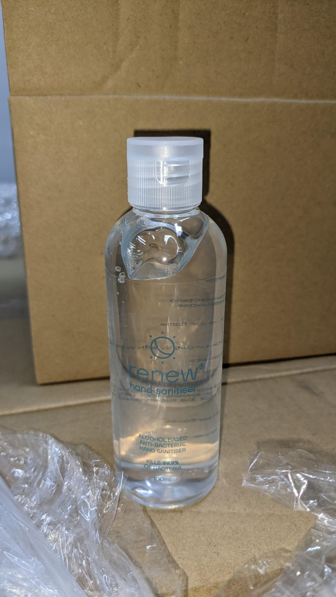 2,448 bottles of Renew anti-bacterial alcohol based hand sanitiser. Each bottle holds 100ml. 75% e - Image 6 of 8