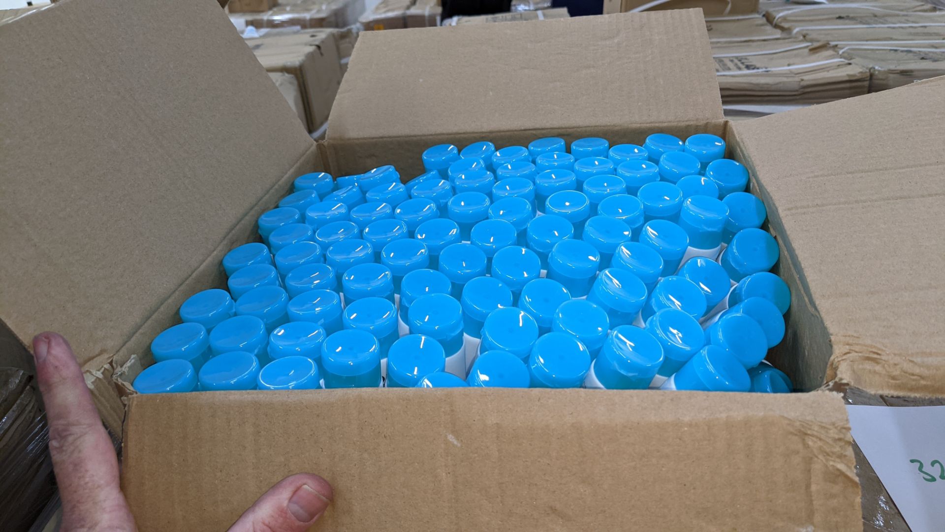 9,600 tubes of Wellab anti-bacterial alcohol based hand sanitiser. Each tube holds 50ml. 75% ethan - Image 7 of 7