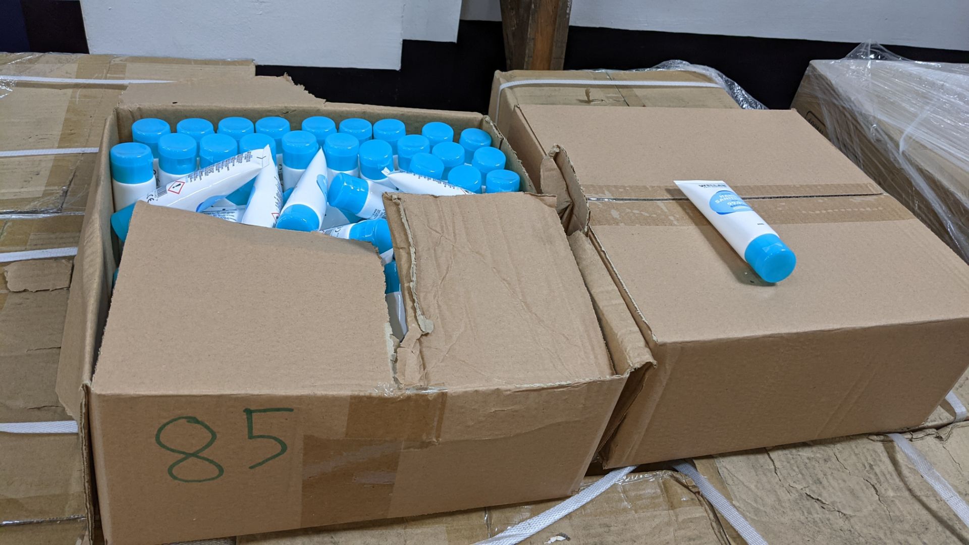 5,285 tubes of Wellab anti-bacterial alcohol based hand sanitiser. Each tube holds 50ml. 75% ethan - Image 5 of 9