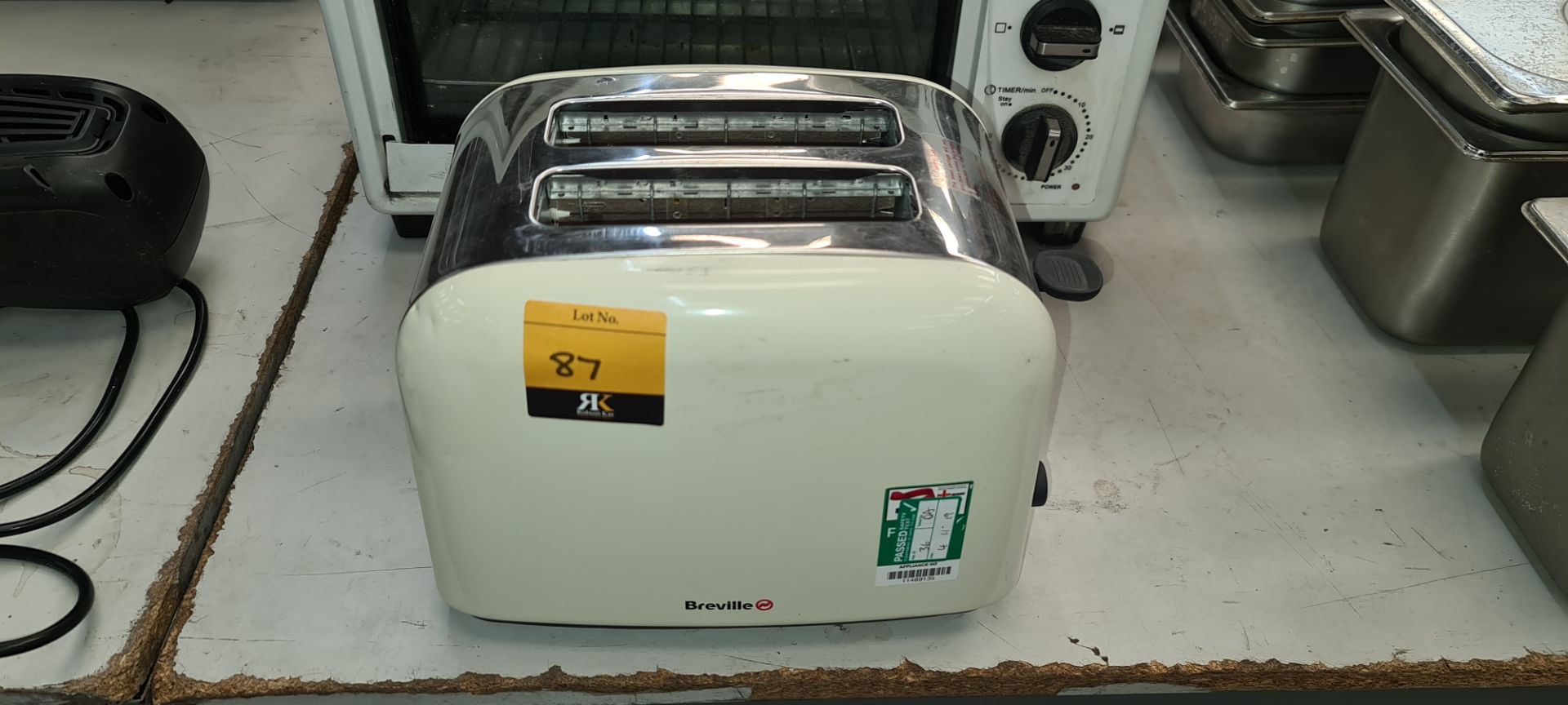 Mixed lot comprising pair of mini ovens (one with damaged door) plus Breville twin slice toaster - Image 2 of 9