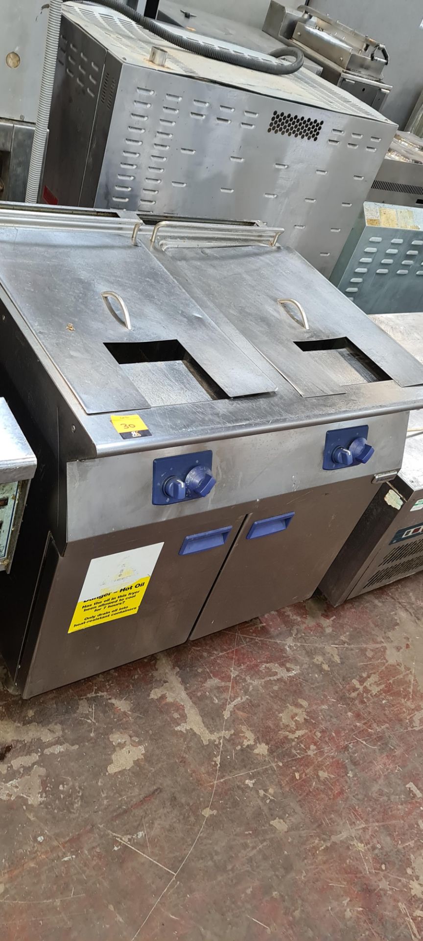 Electrolux stainless steel twin well deep fat fryer system model QFRG800