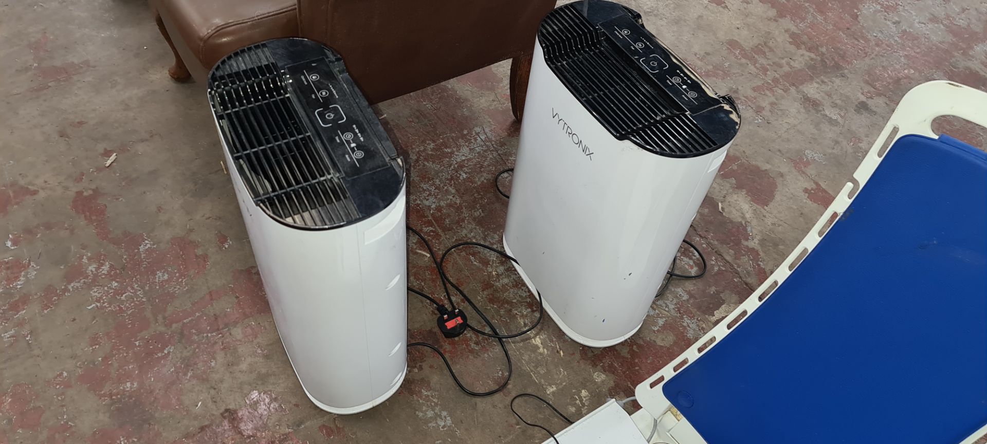 2 off Vytronix deionising air purifiers model VAP55 - Image 2 of 8